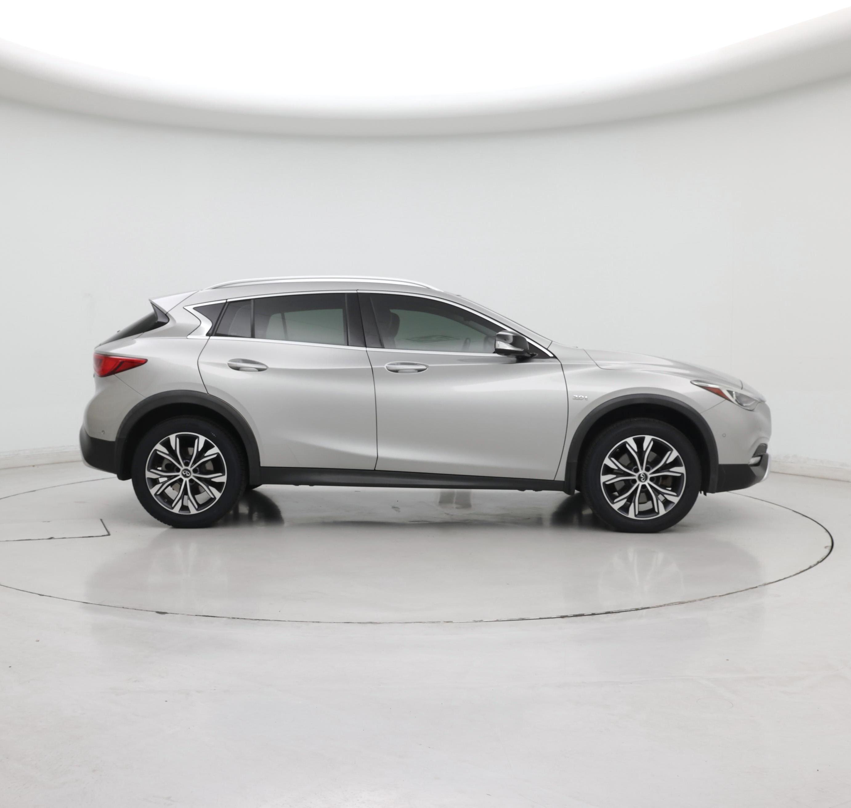 Thumbnail: 2017 INFINITI QX30 - 7