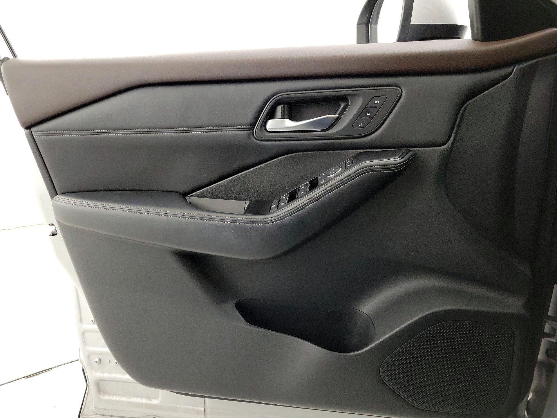 Thumbnail: 2022 Nissan Rogue - 12