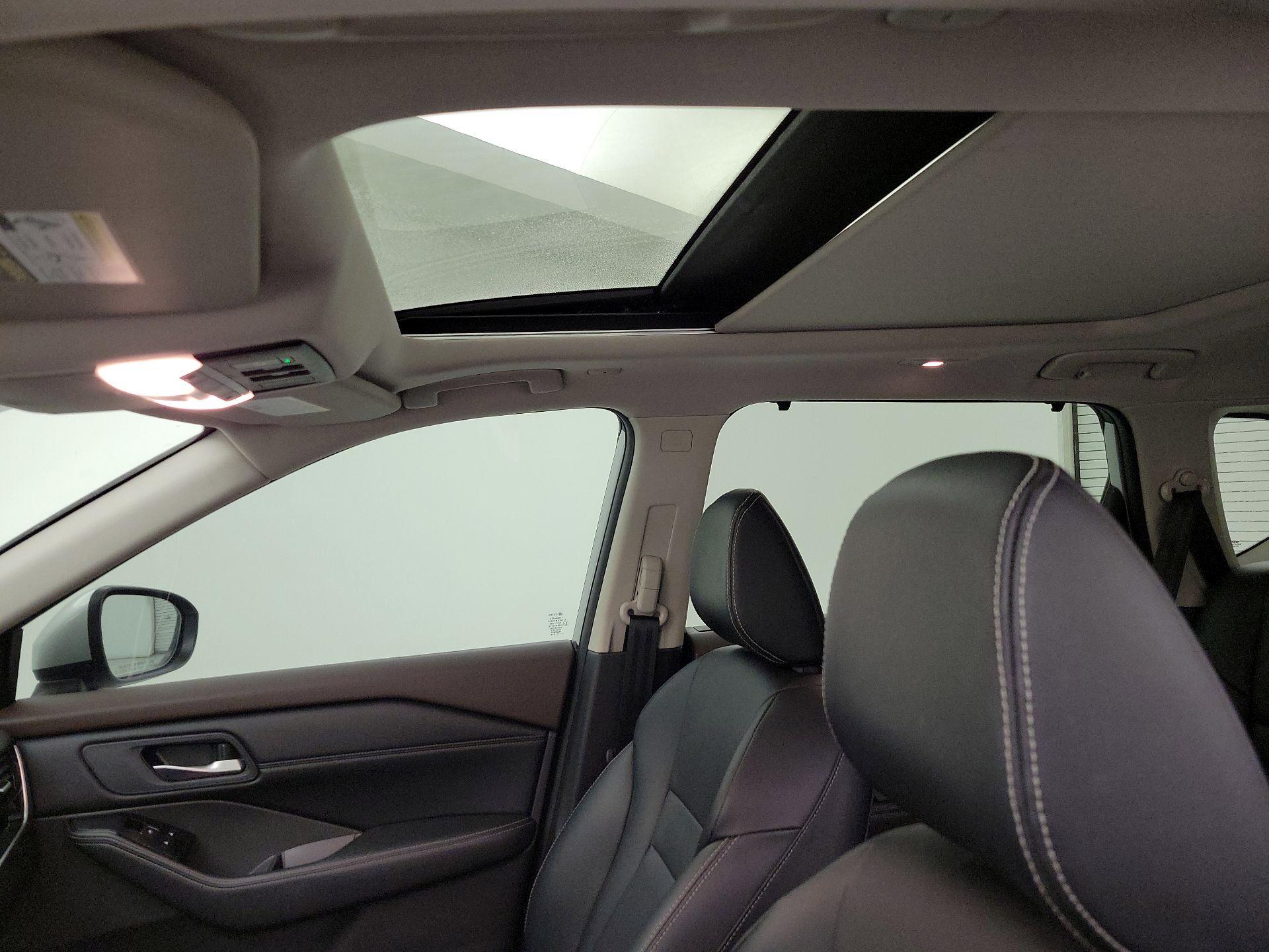 Thumbnail: 2022 Nissan Rogue - 18