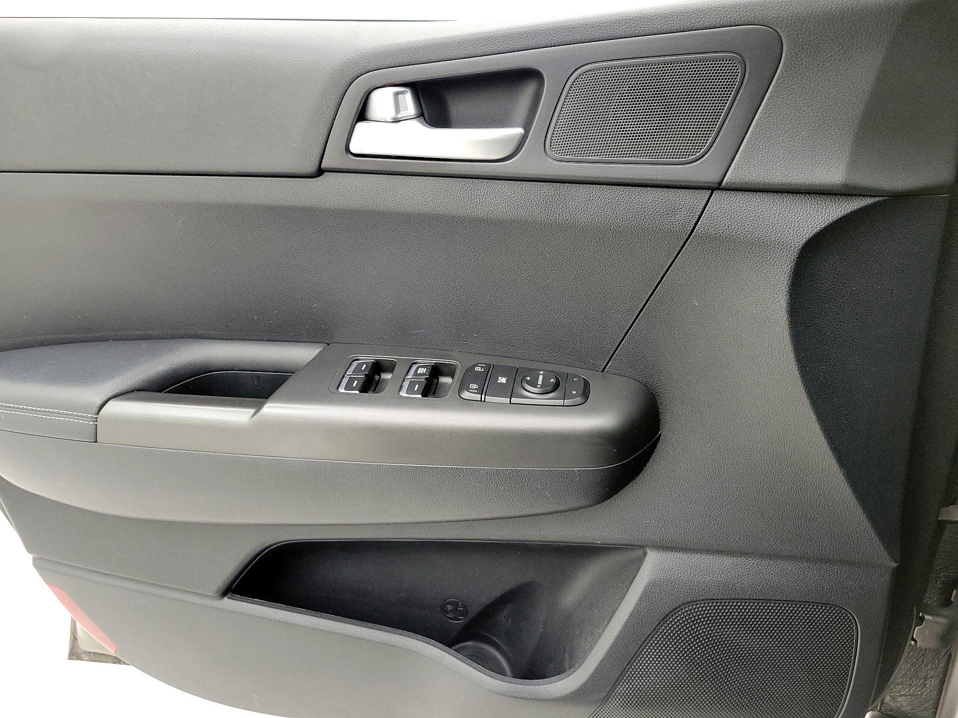 Thumbnail: 2019 Kia Sportage - 12