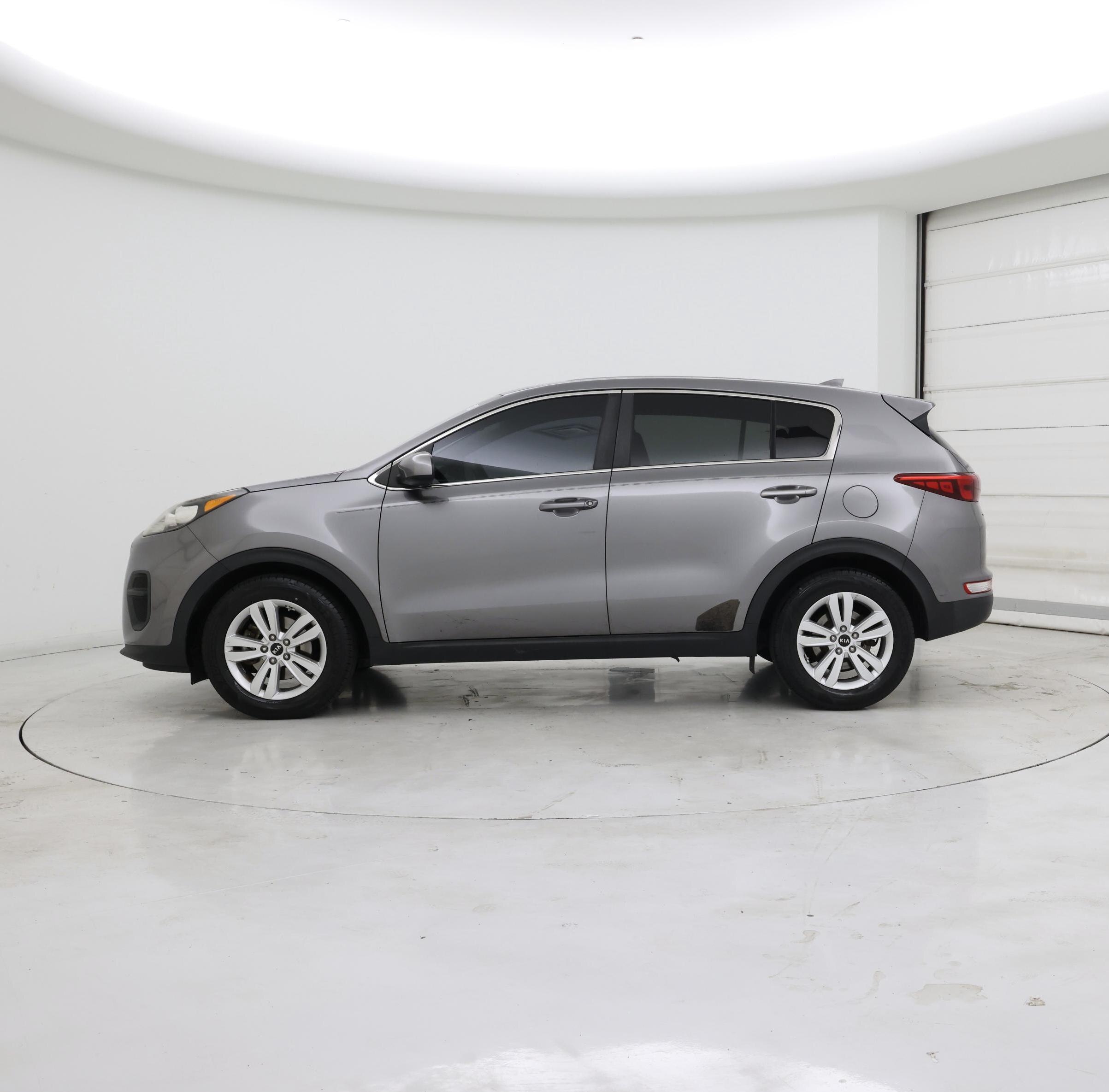 Thumbnail: 2019 Kia Sportage - 3