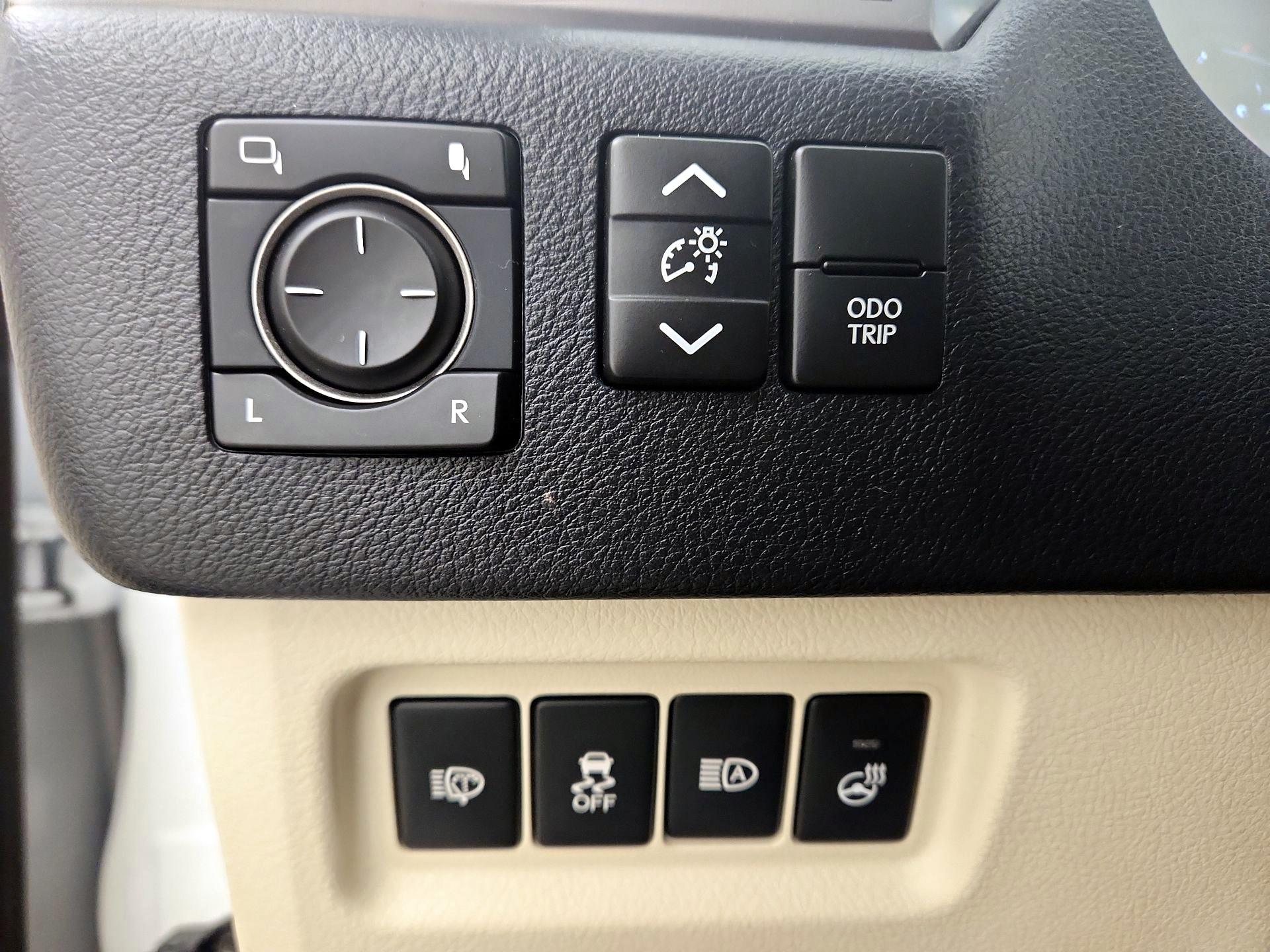 Thumbnail: 2023 Lexus GX - 13