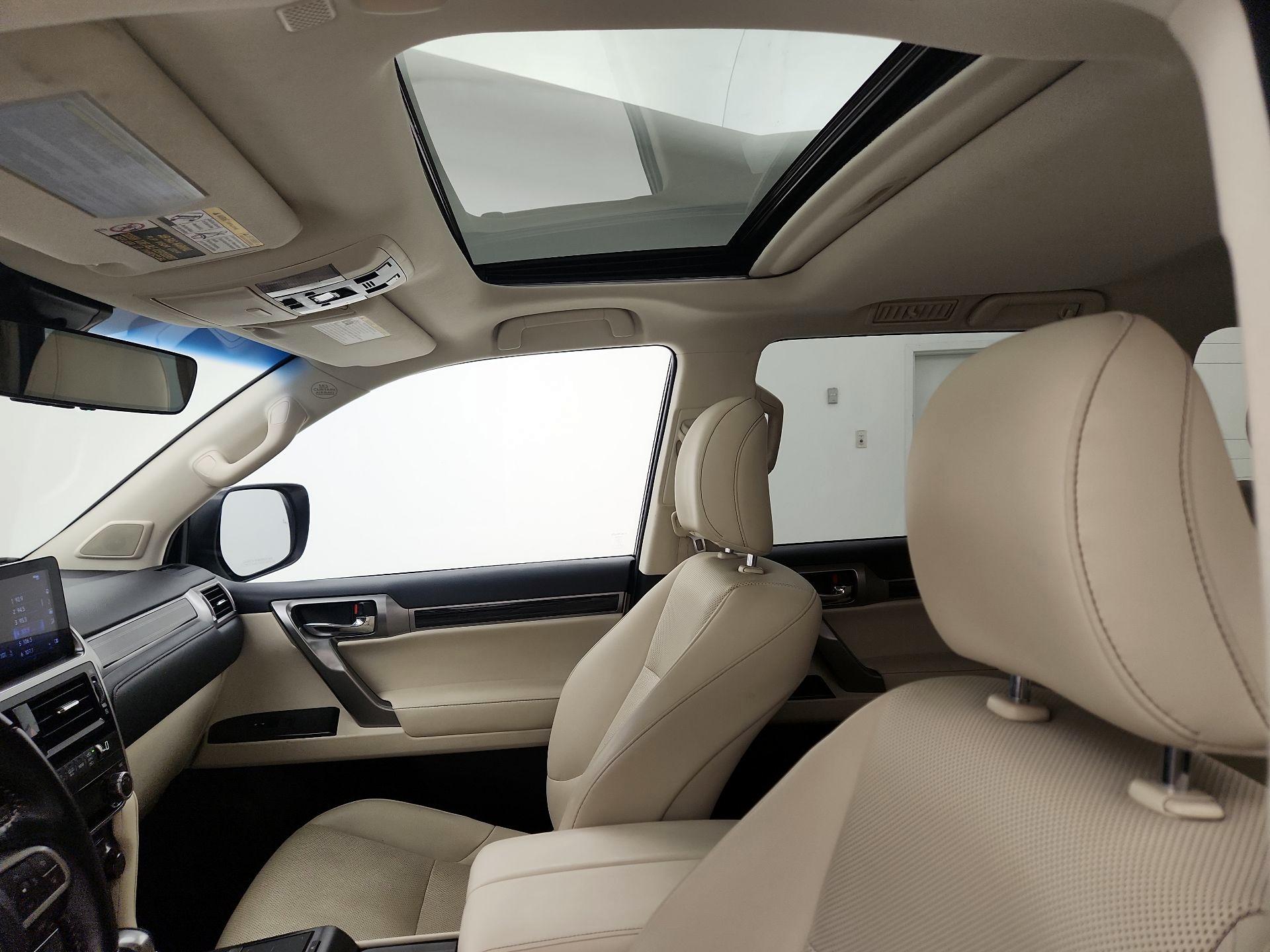 Thumbnail: 2023 Lexus GX - 19