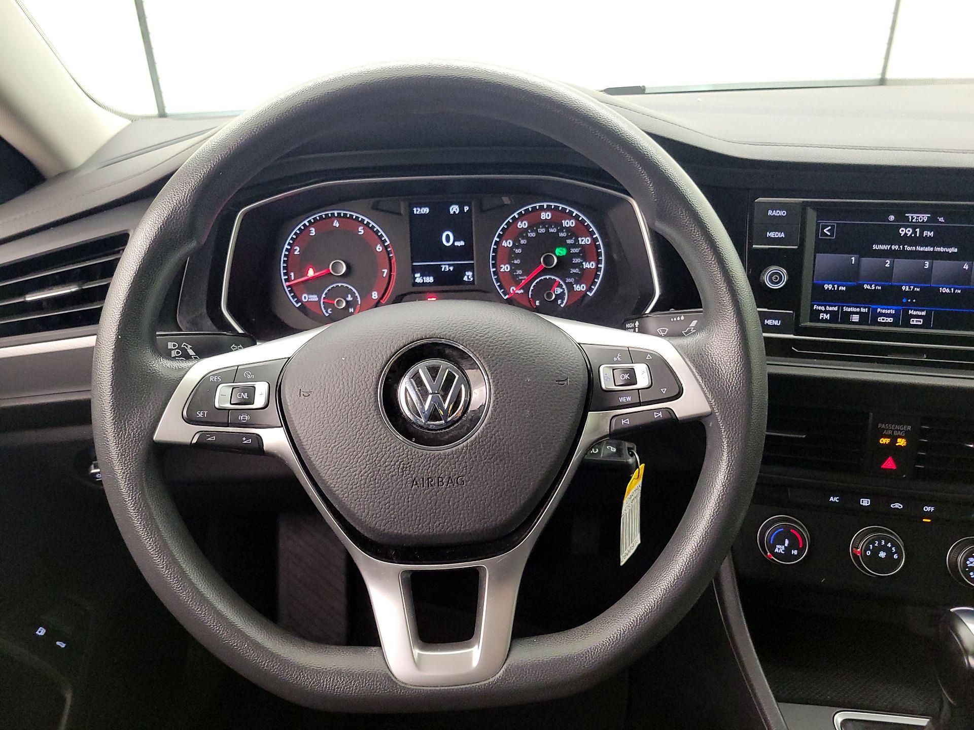 Thumbnail: 2021 Volkswagen Jetta - 10