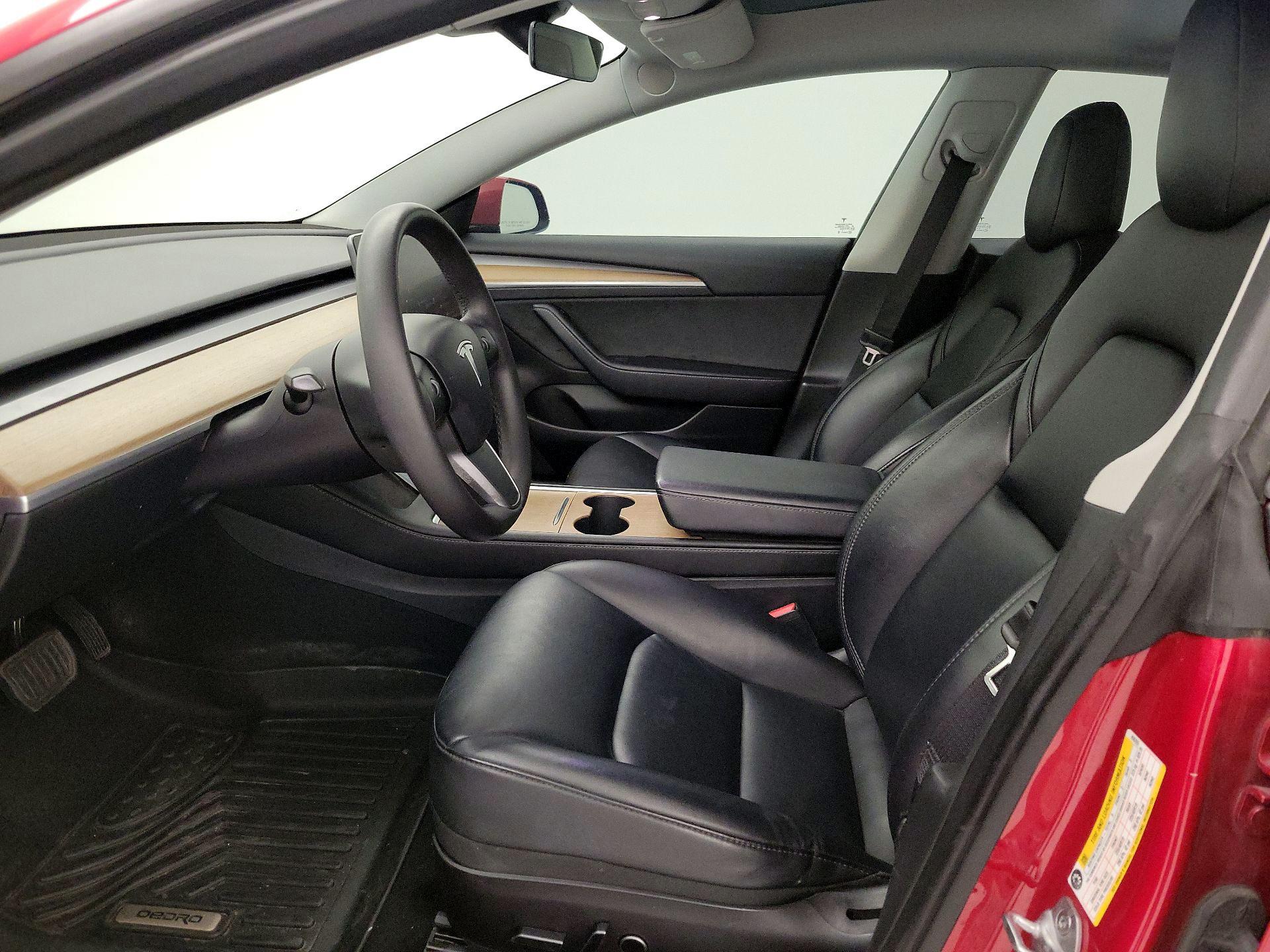 Thumbnail: 2023 Tesla Model 3 - 11