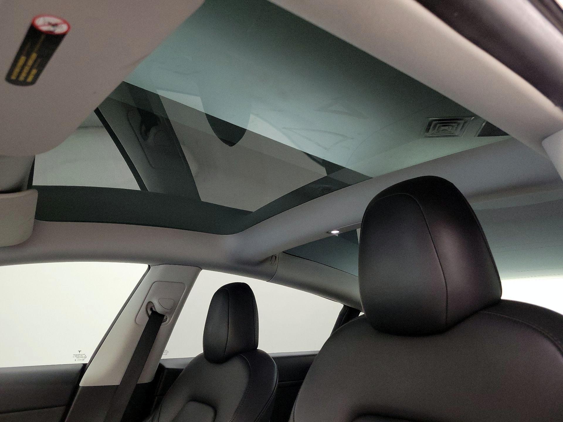 Thumbnail: 2023 Tesla Model 3 - 18