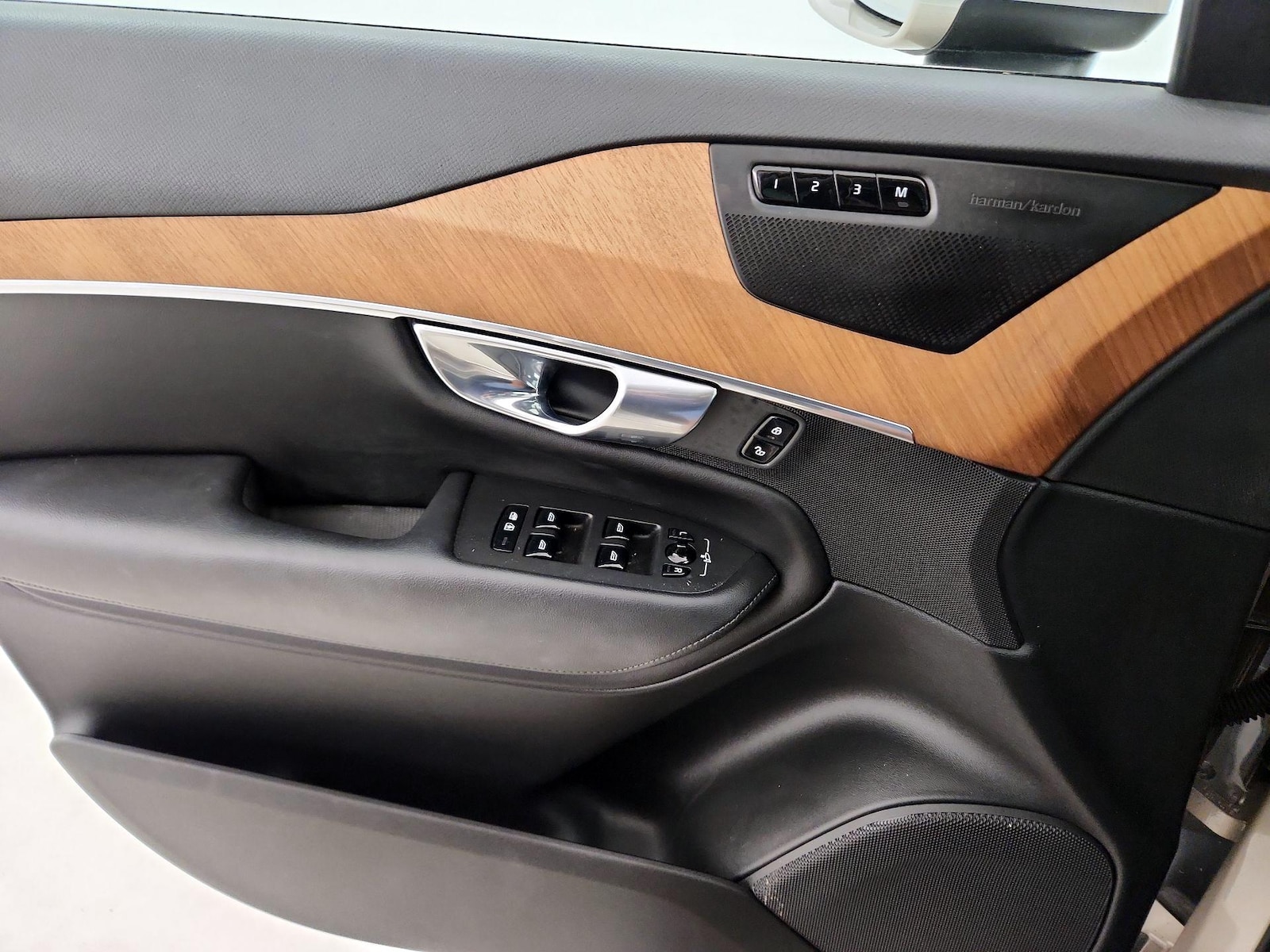 2023 Volvo XC90 Plus - Photo 13