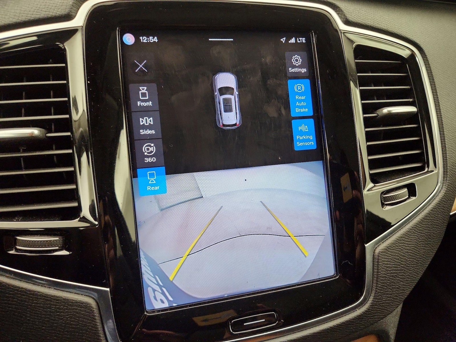 2023 Volvo XC90 Plus - Photo 16