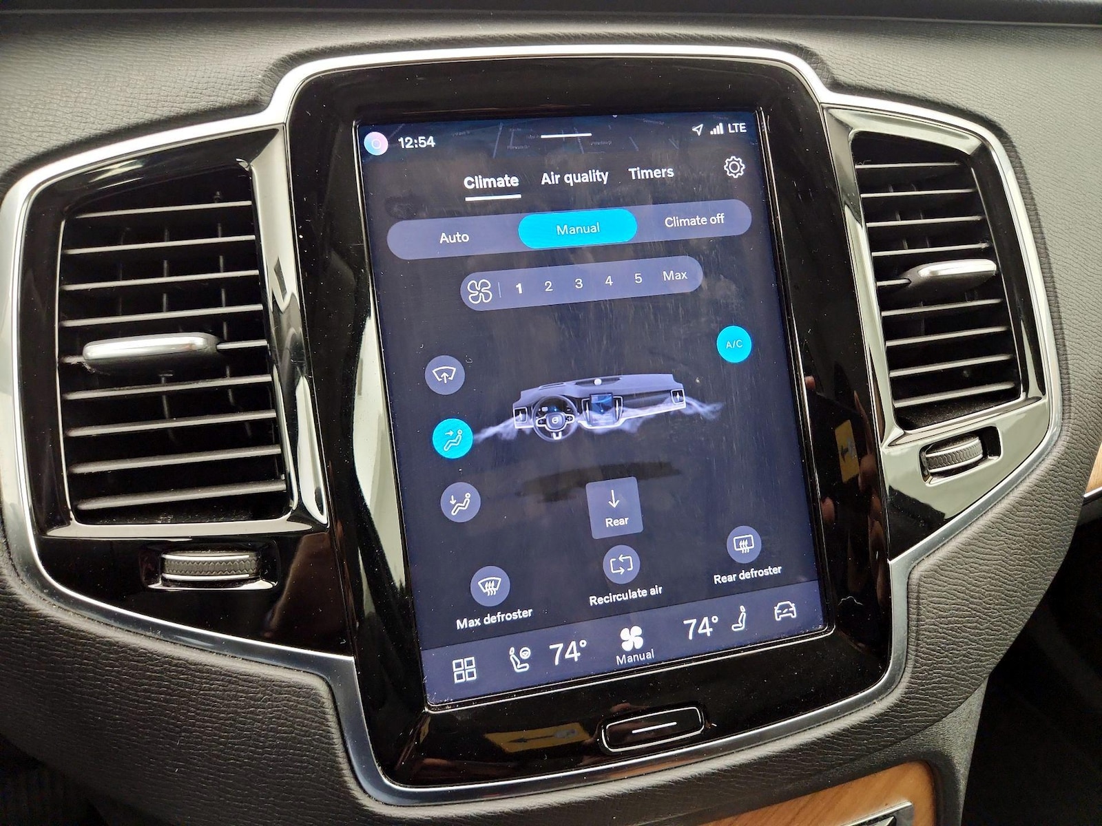 2023 Volvo XC90 Plus - Photo 18