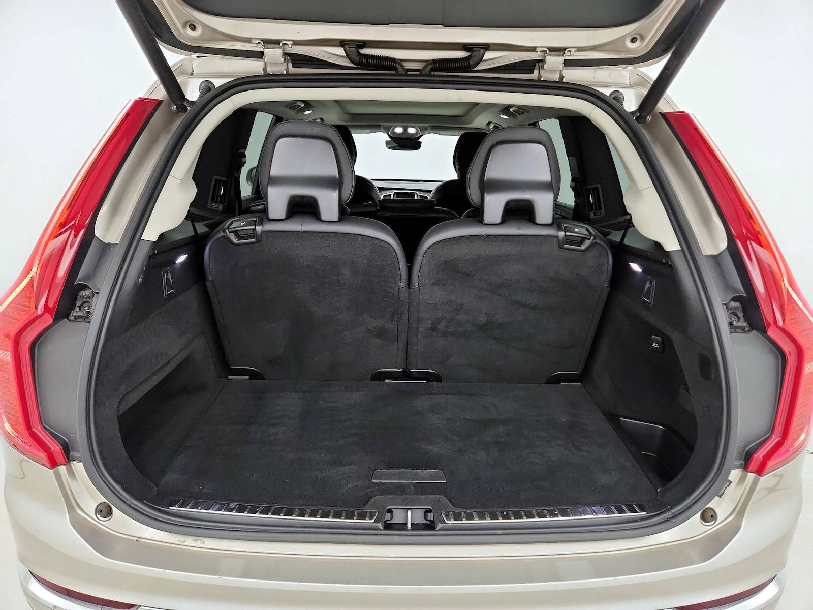 2023 Volvo XC90 Plus - Photo 24