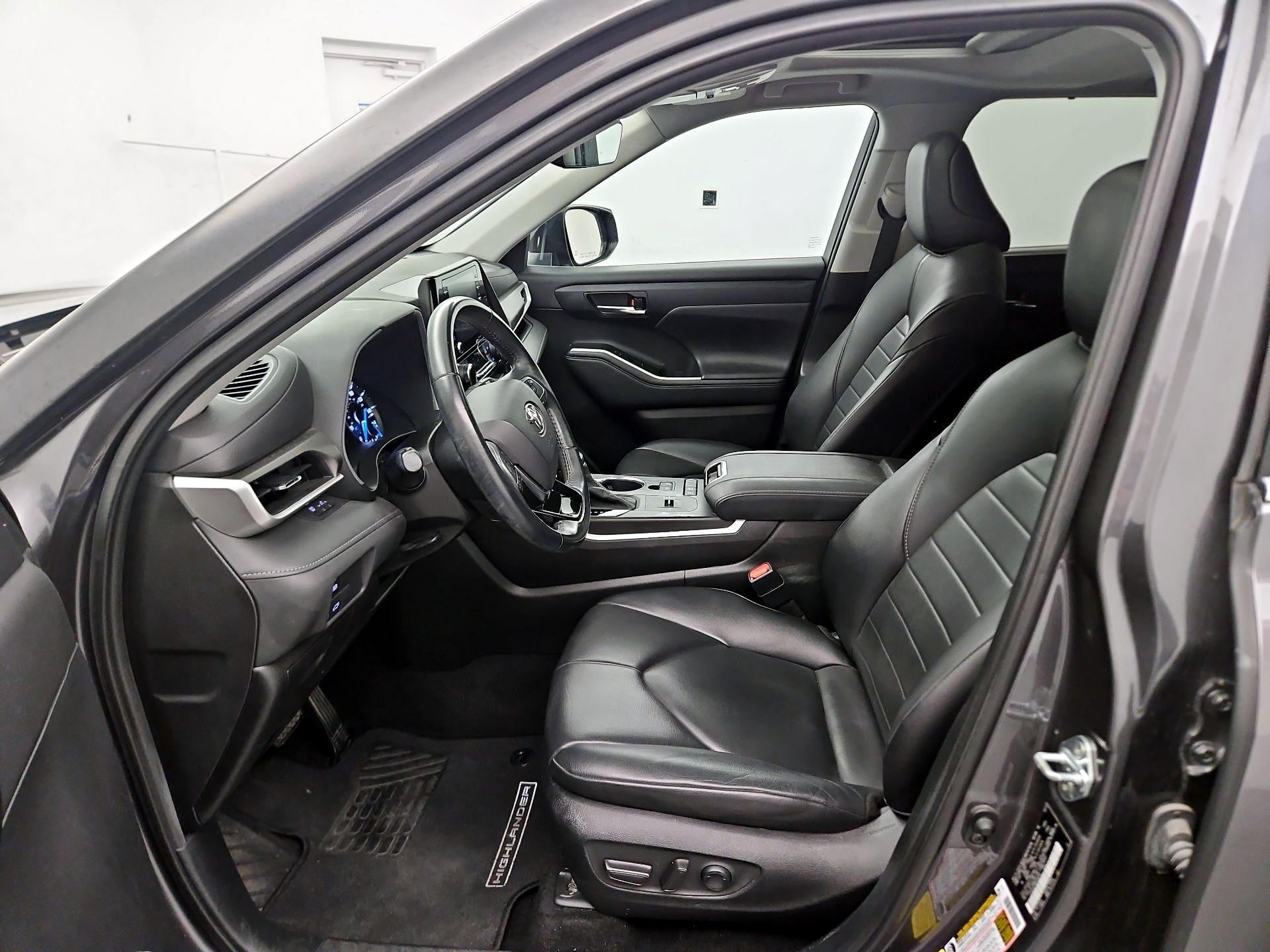 Thumbnail: 2021 Toyota Highlander - 11