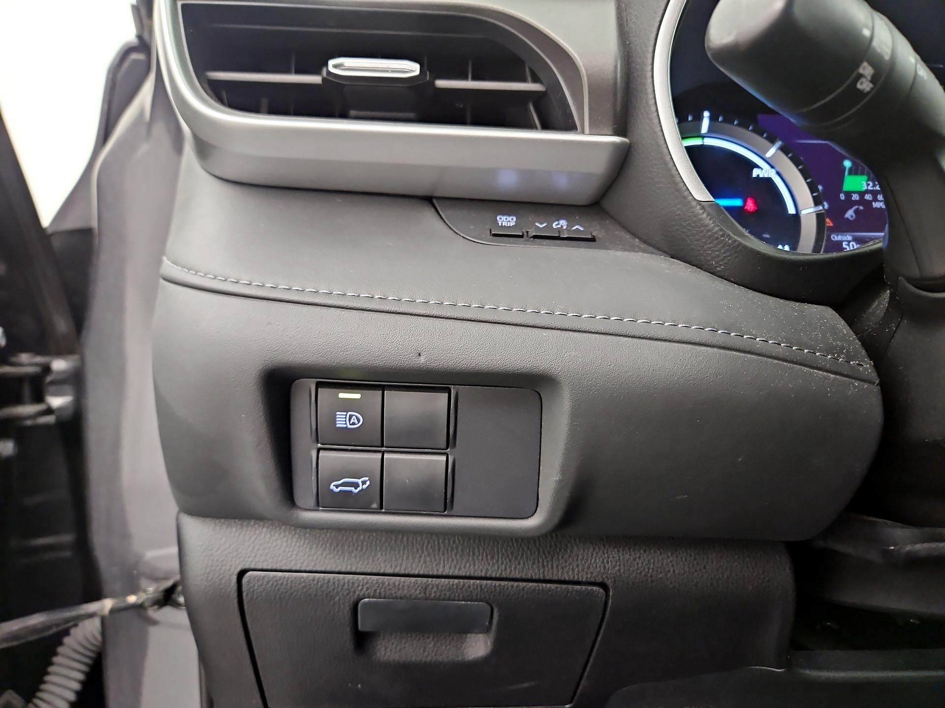 Thumbnail: 2021 Toyota Highlander - 13