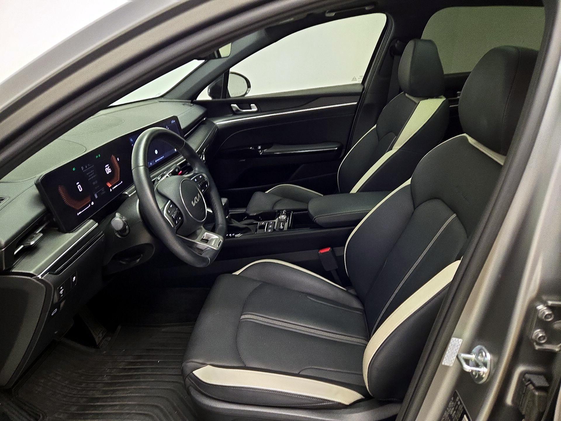 Thumbnail: 2025 Kia K5 - 11