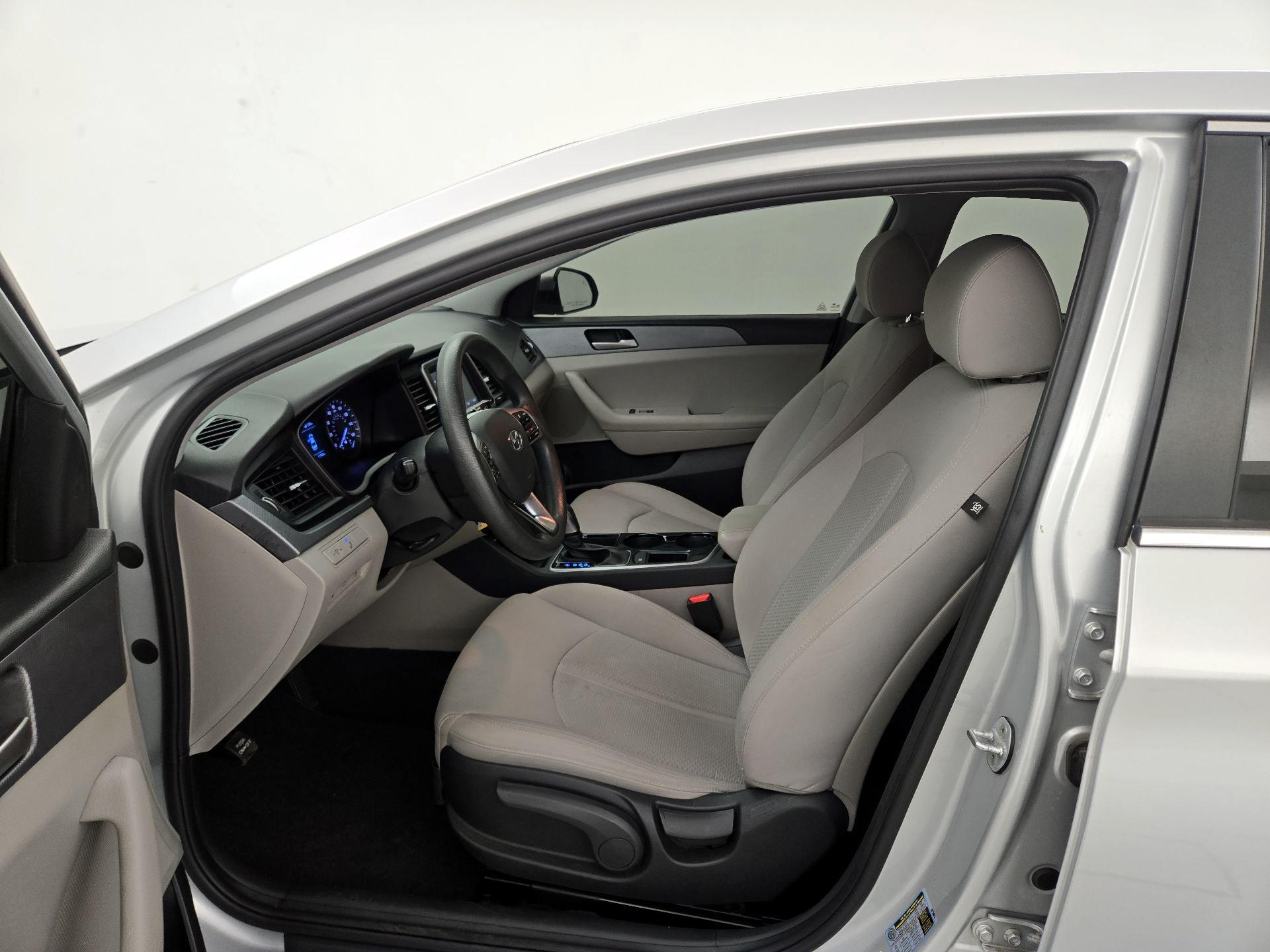 Thumbnail: 2019 Hyundai Sonata - 11