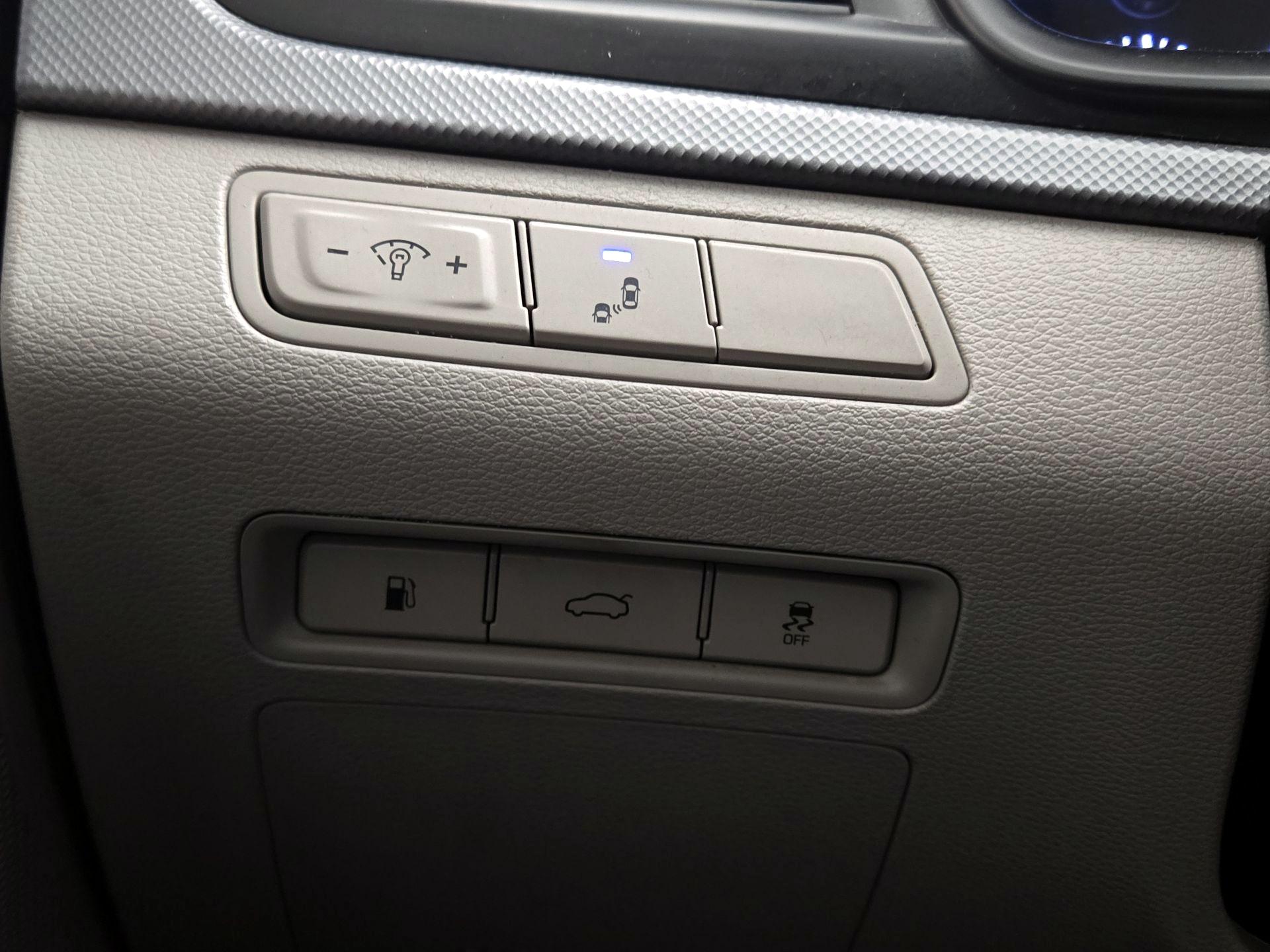 Thumbnail: 2019 Hyundai Sonata - 13