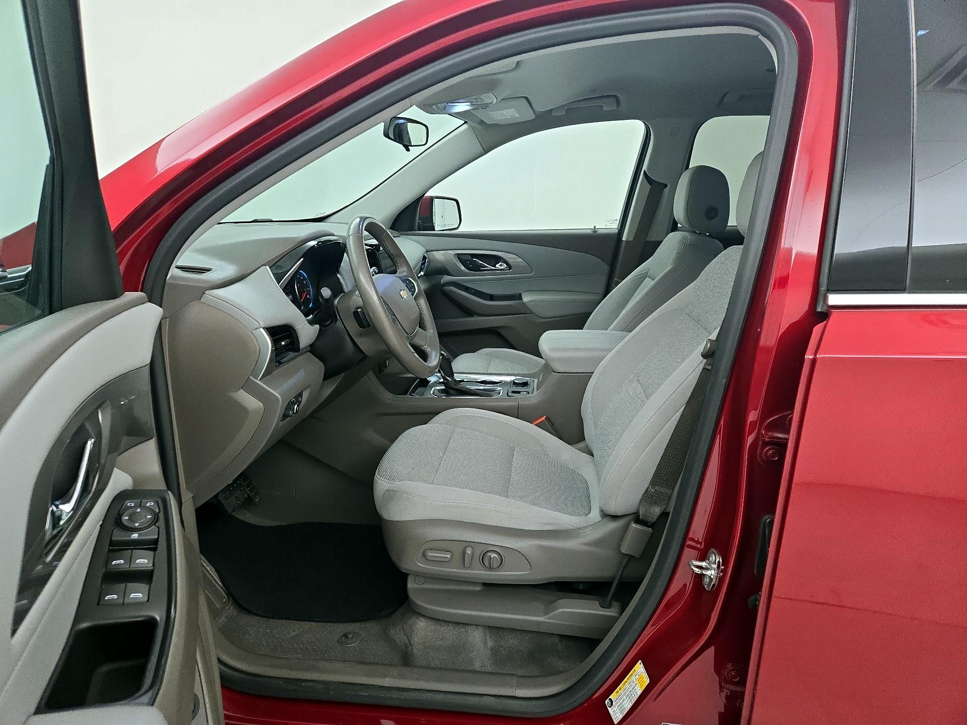 Thumbnail: 2018 Chevrolet Traverse - 11