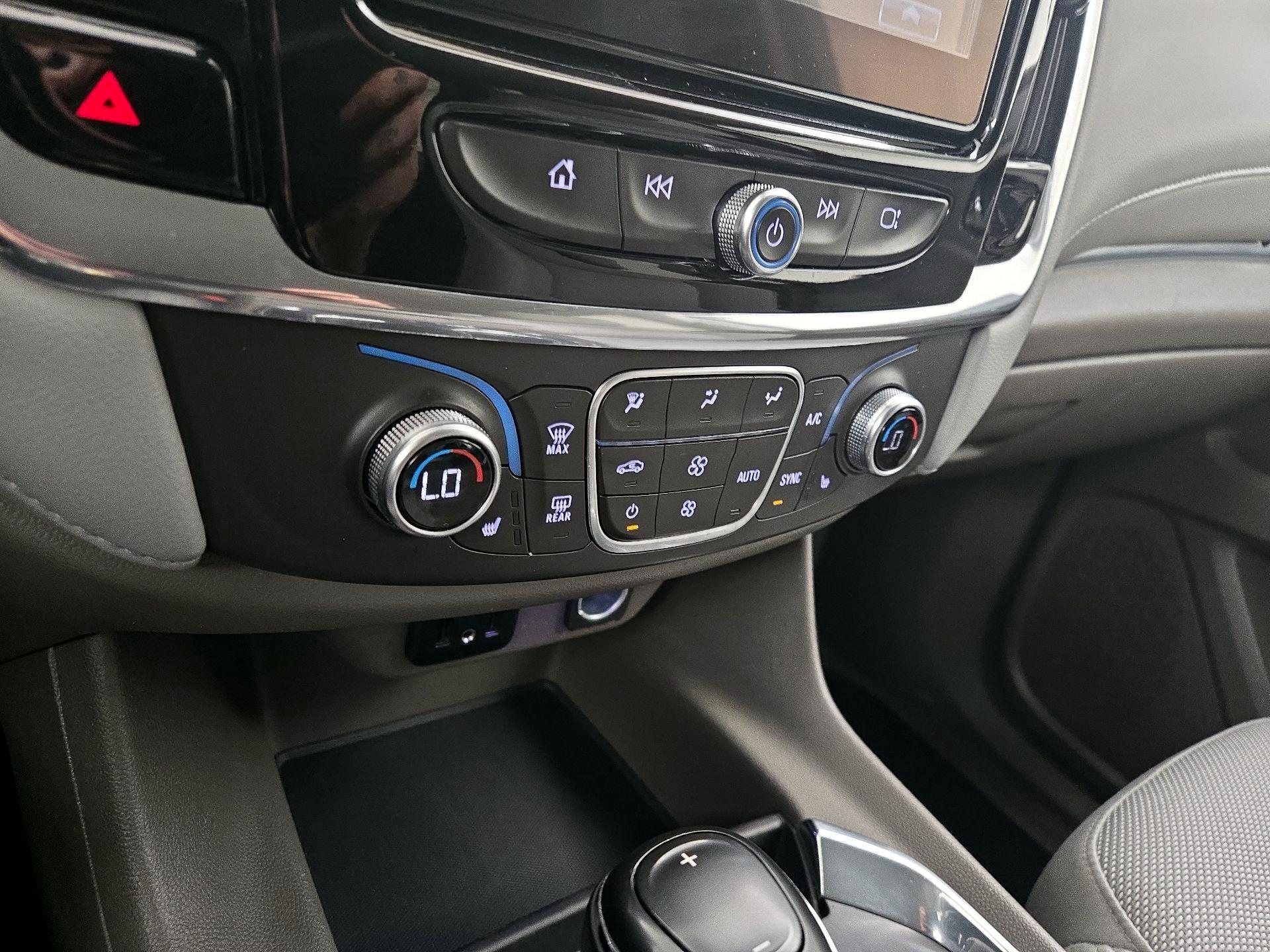 Thumbnail: 2018 Chevrolet Traverse - 16