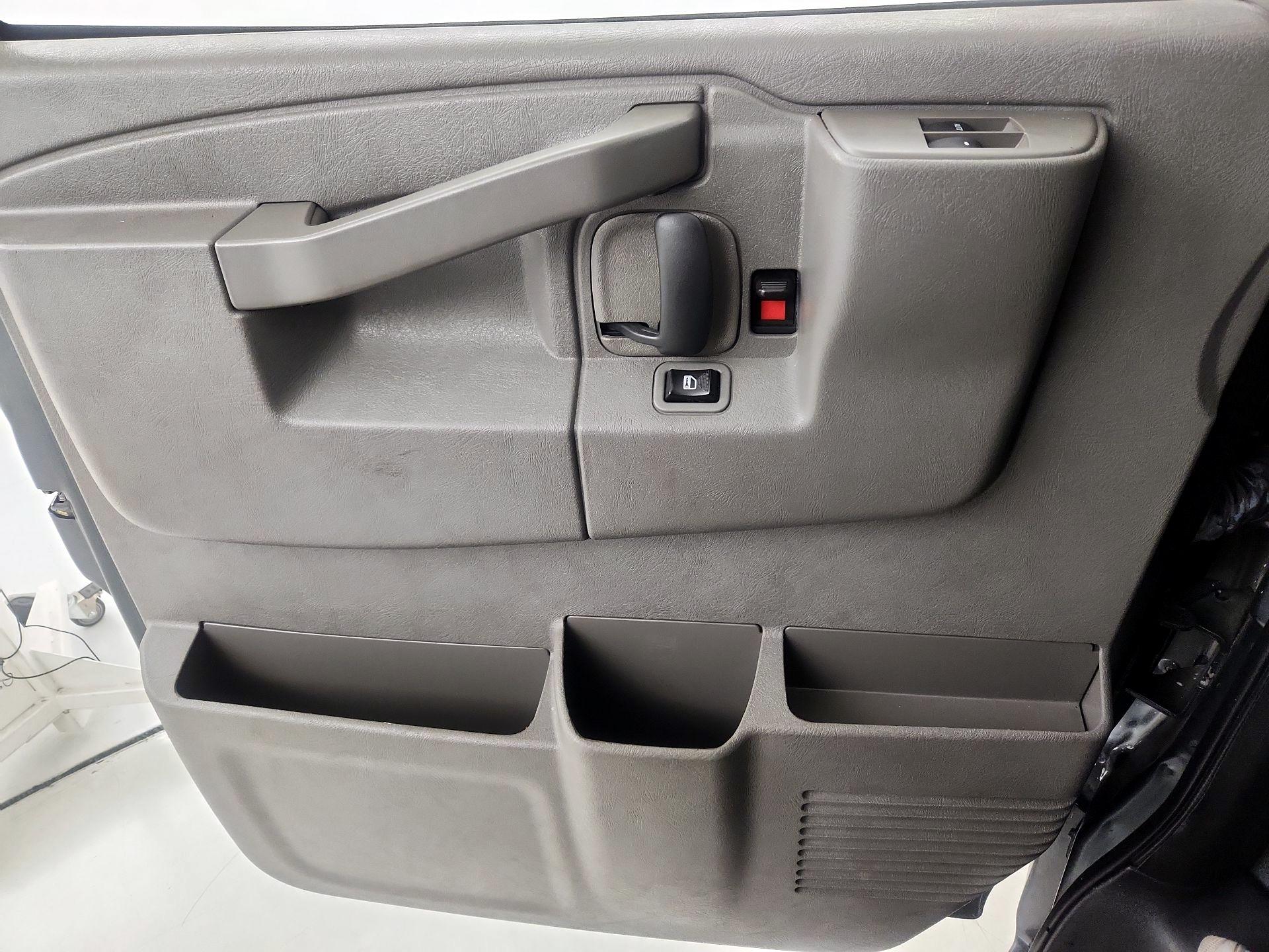 Thumbnail: 2017 Chevrolet Express - 12