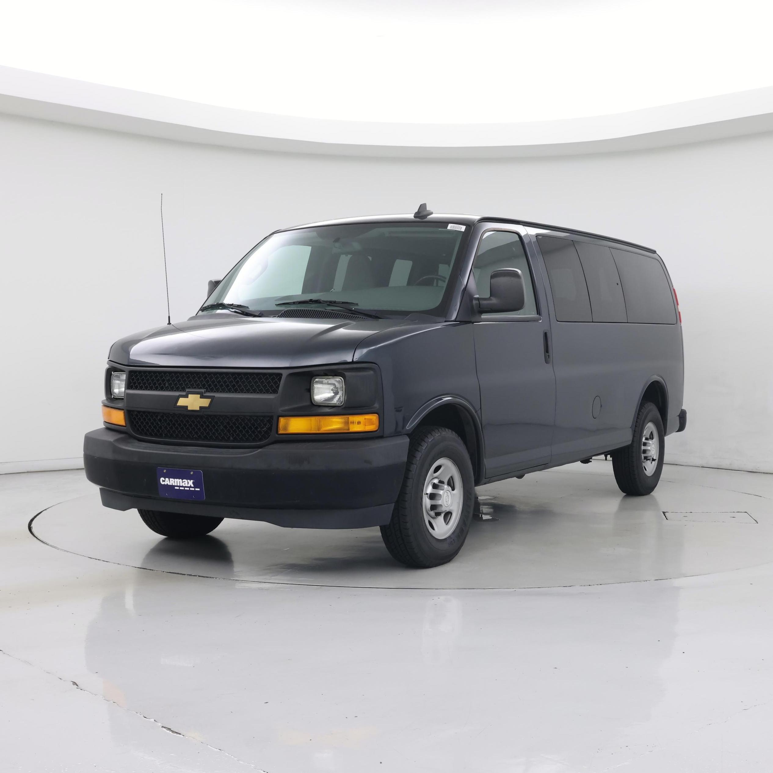 Thumbnail: 2017 Chevrolet Express - 4
