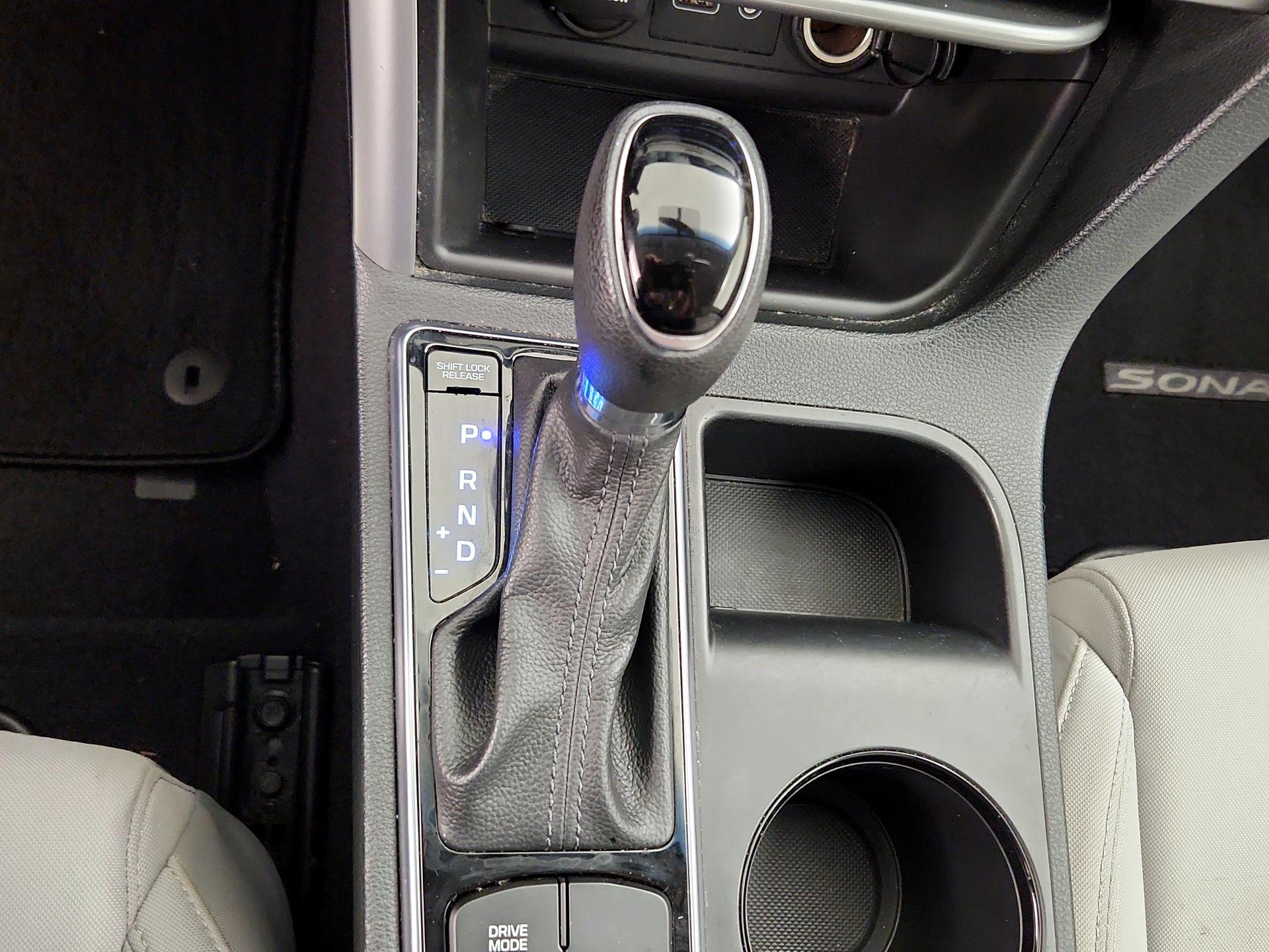 Thumbnail: 2017 Hyundai Sonata - 17