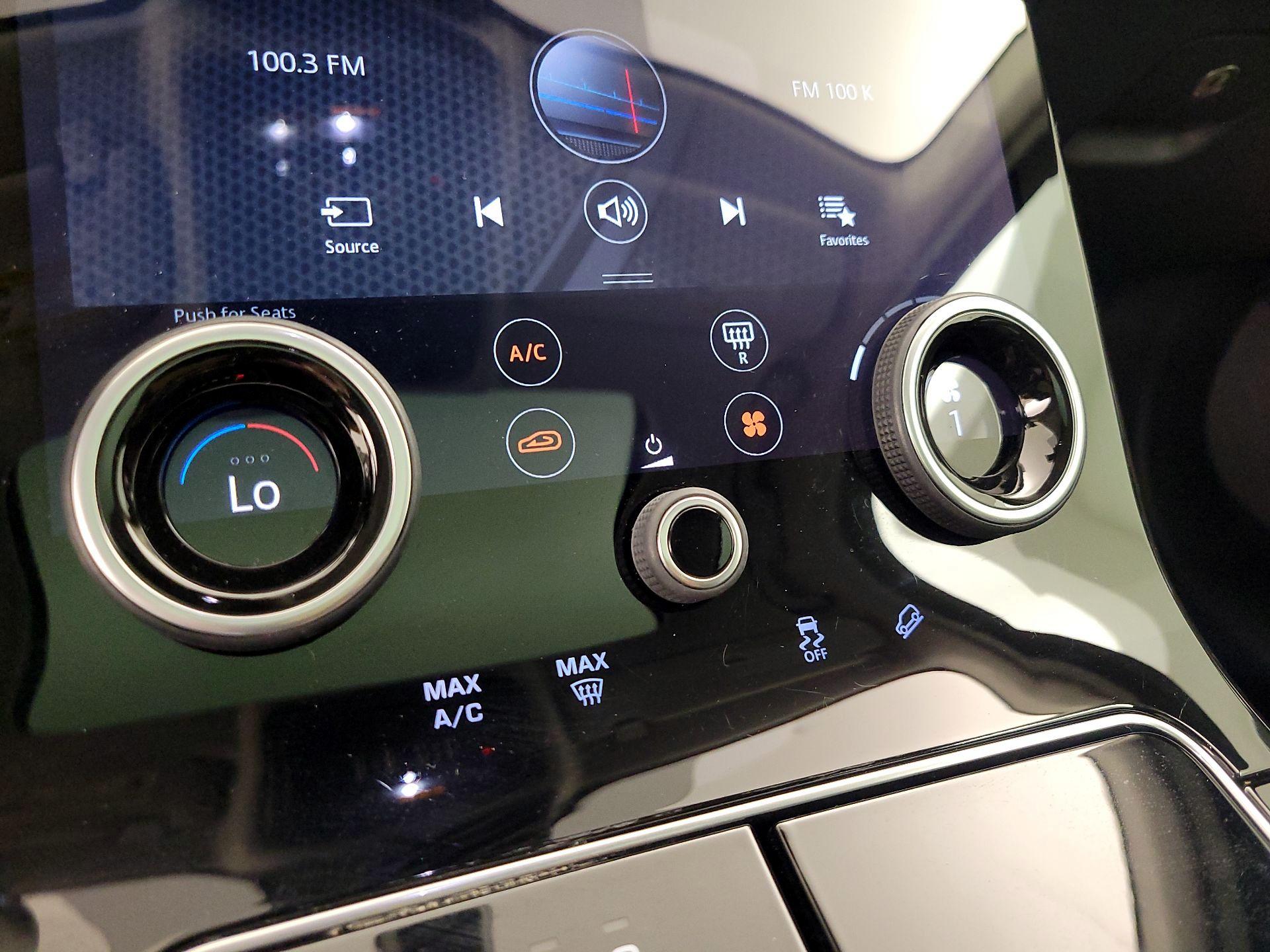 Thumbnail: 2020 Land Rover Range Rover Velar - 16