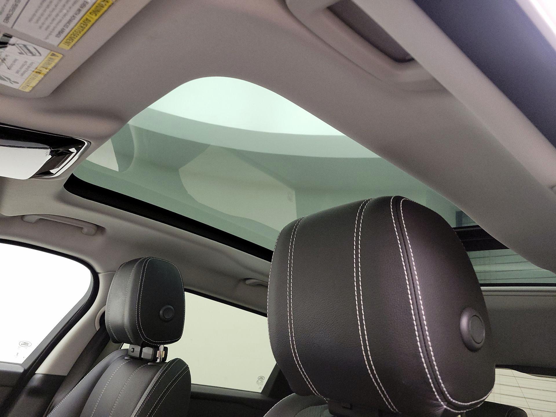 Thumbnail: 2020 Land Rover Range Rover Velar - 18