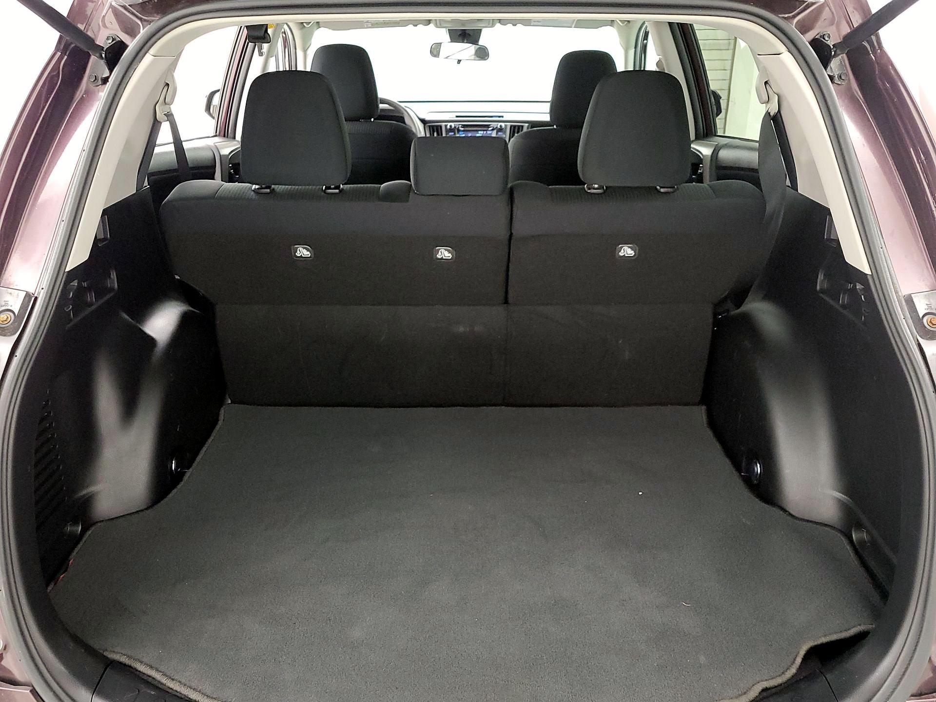 Thumbnail: 2017 Toyota RAV4 - 18