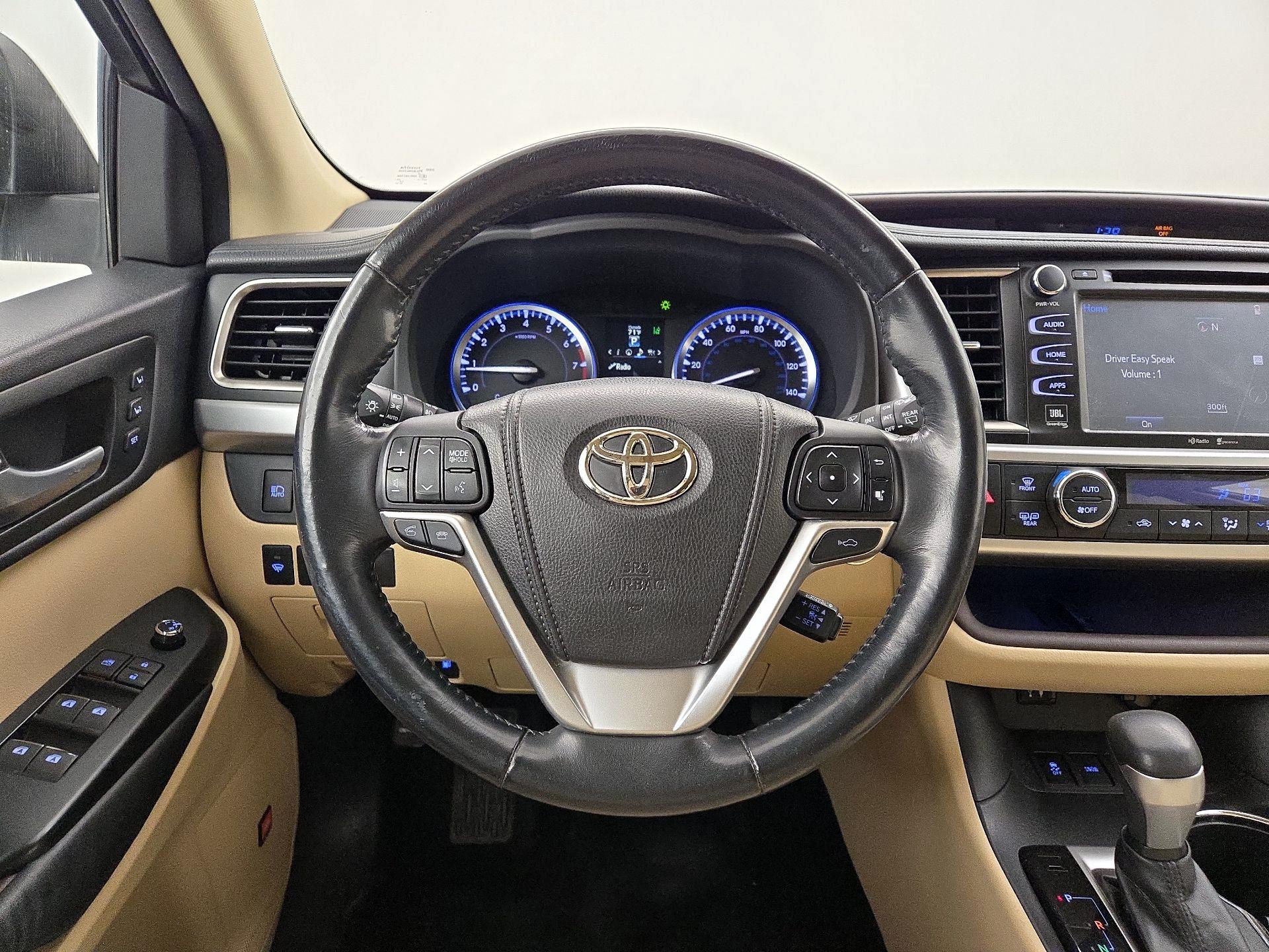 Thumbnail: 2014 Toyota Highlander - 10