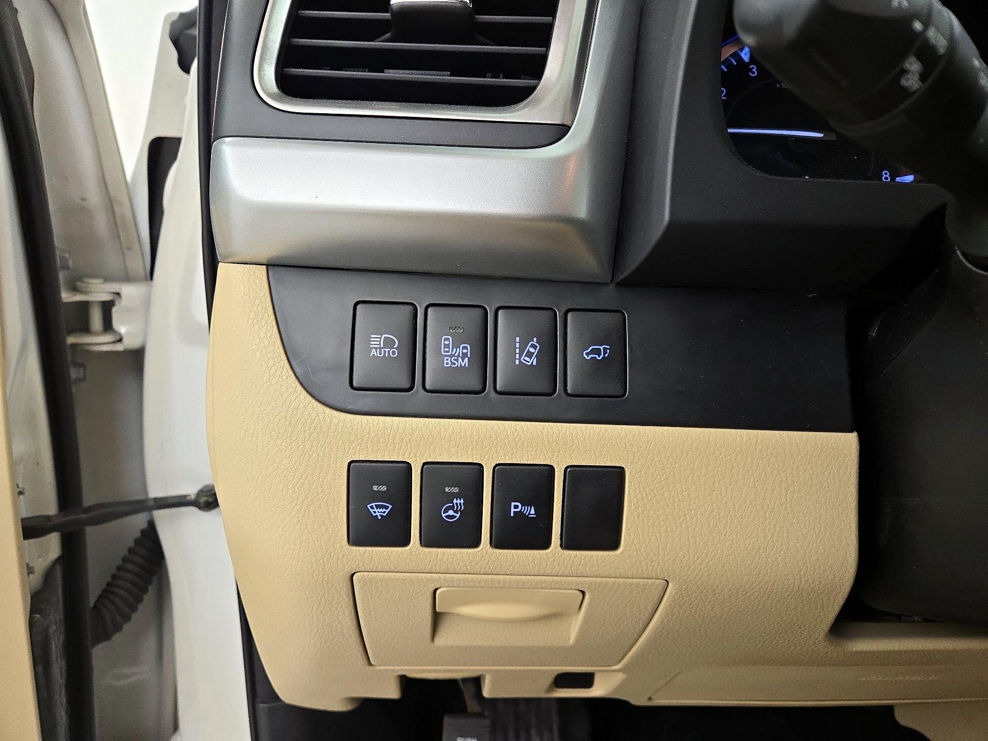 Thumbnail: 2014 Toyota Highlander - 13