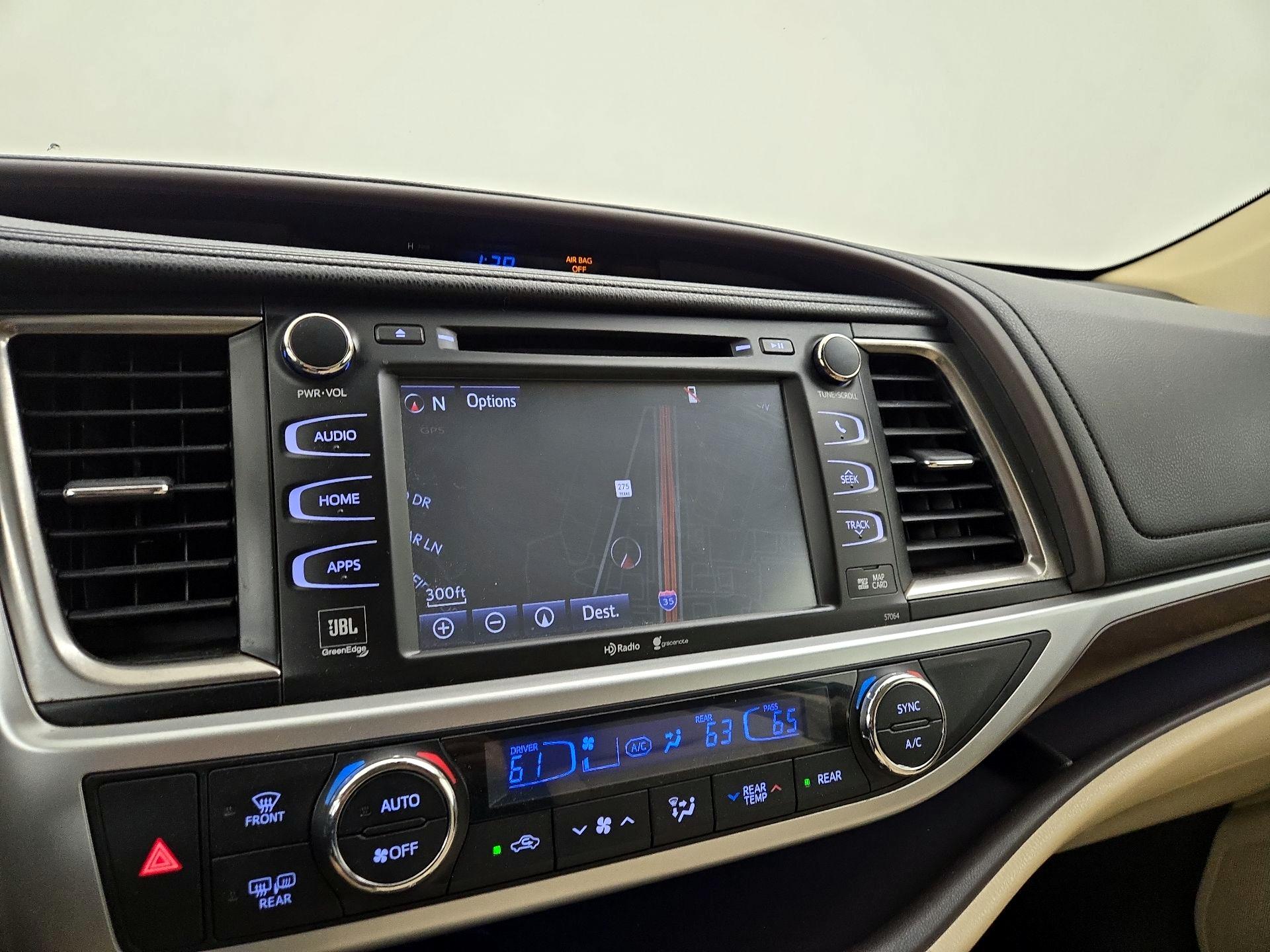 Thumbnail: 2014 Toyota Highlander - 14