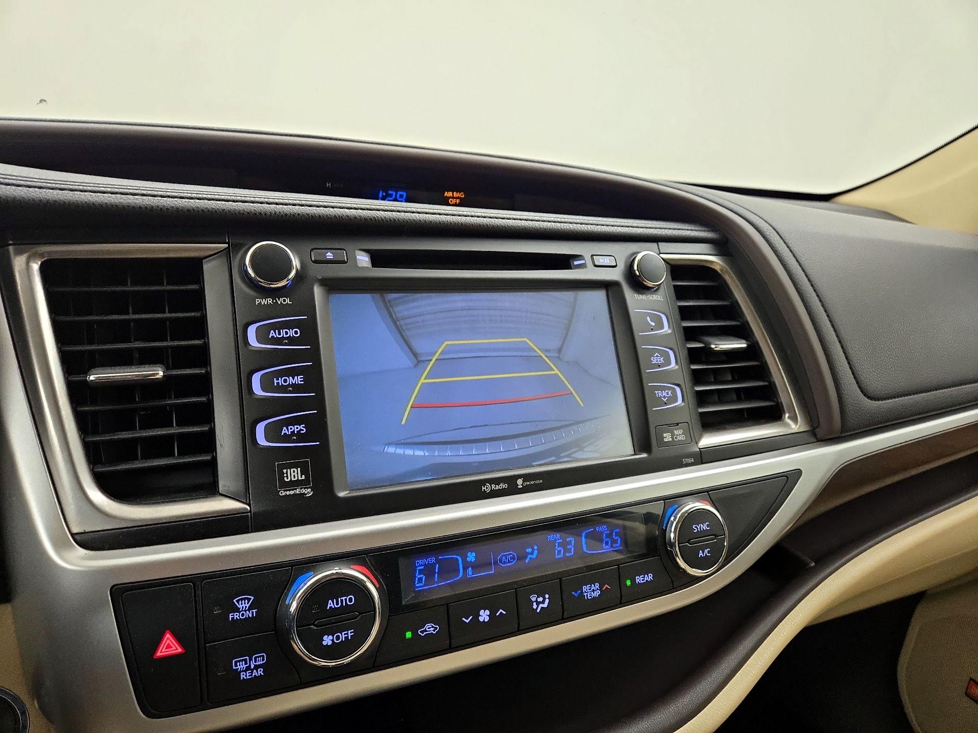 Thumbnail: 2014 Toyota Highlander - 15