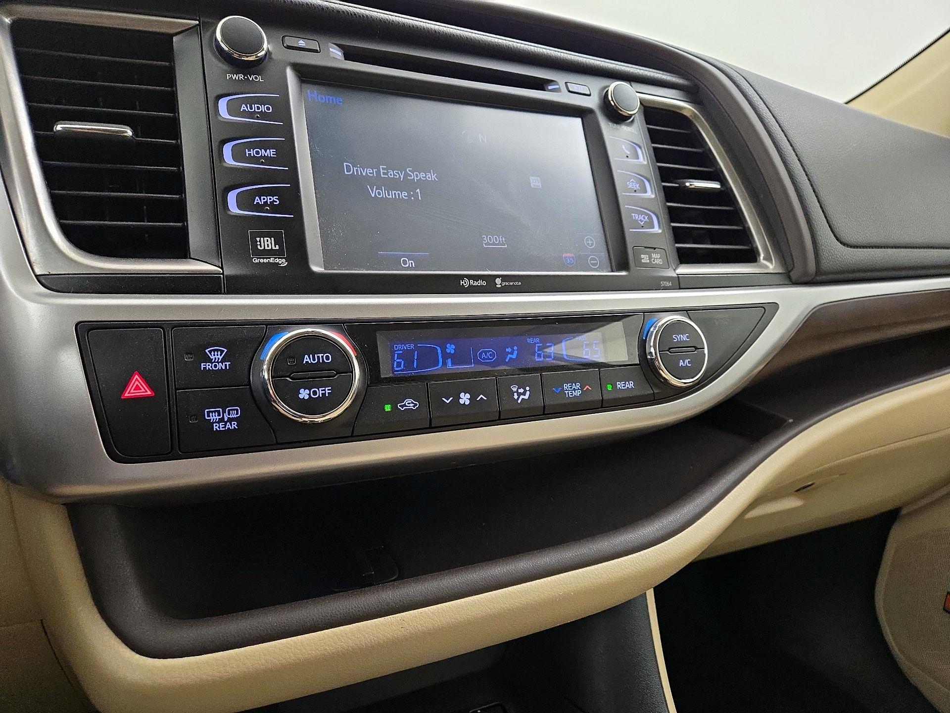 Thumbnail: 2014 Toyota Highlander - 17