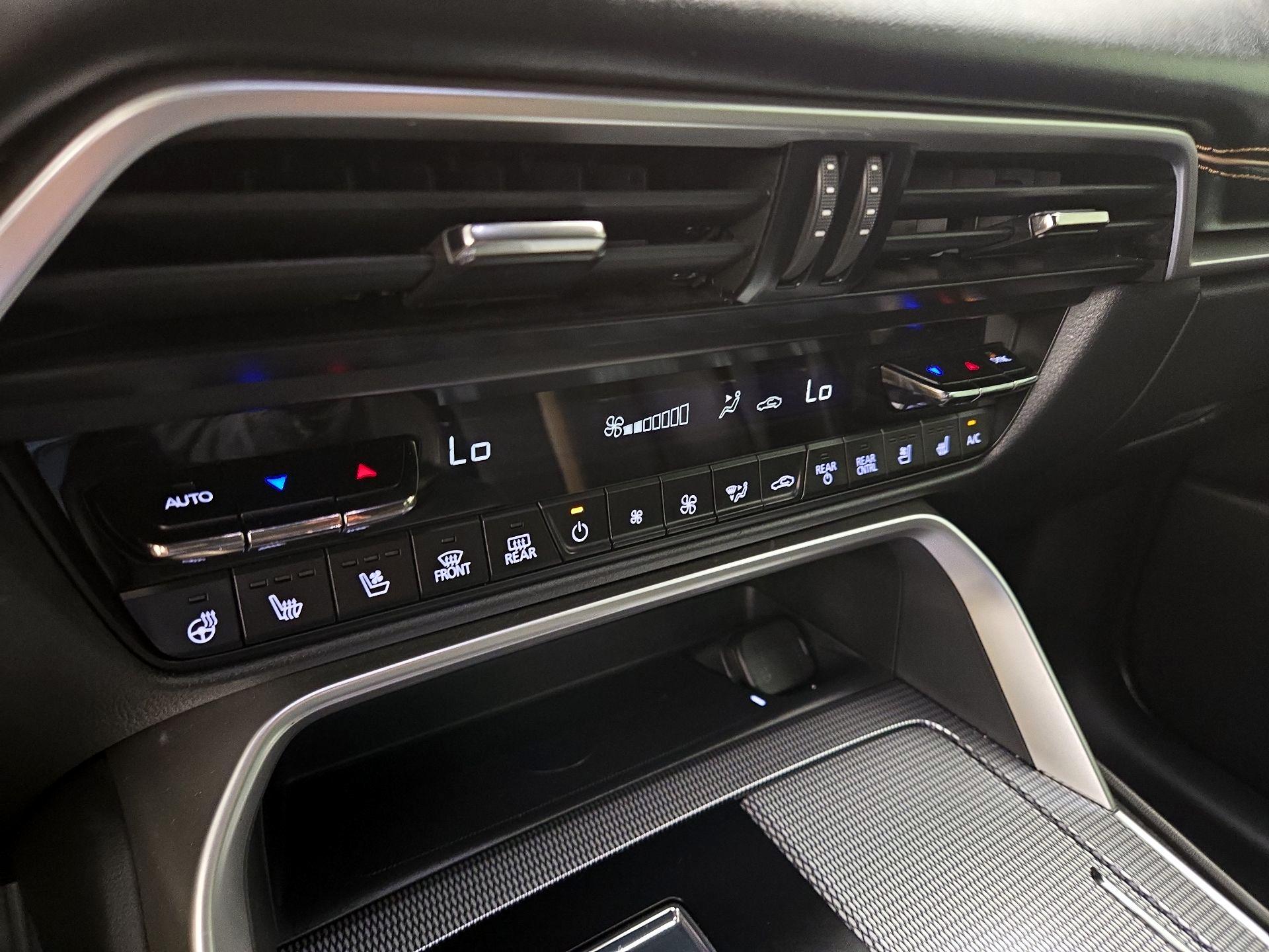 Thumbnail: 2024 Mazda CX-90 - 17