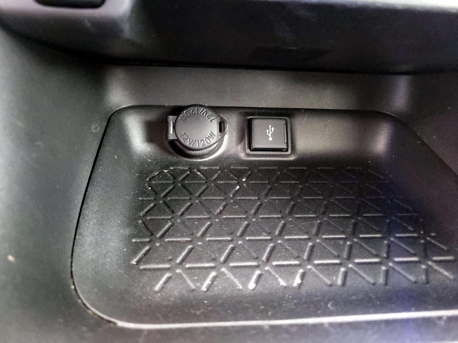 Thumbnail: 2020 Toyota RAV4 - 18