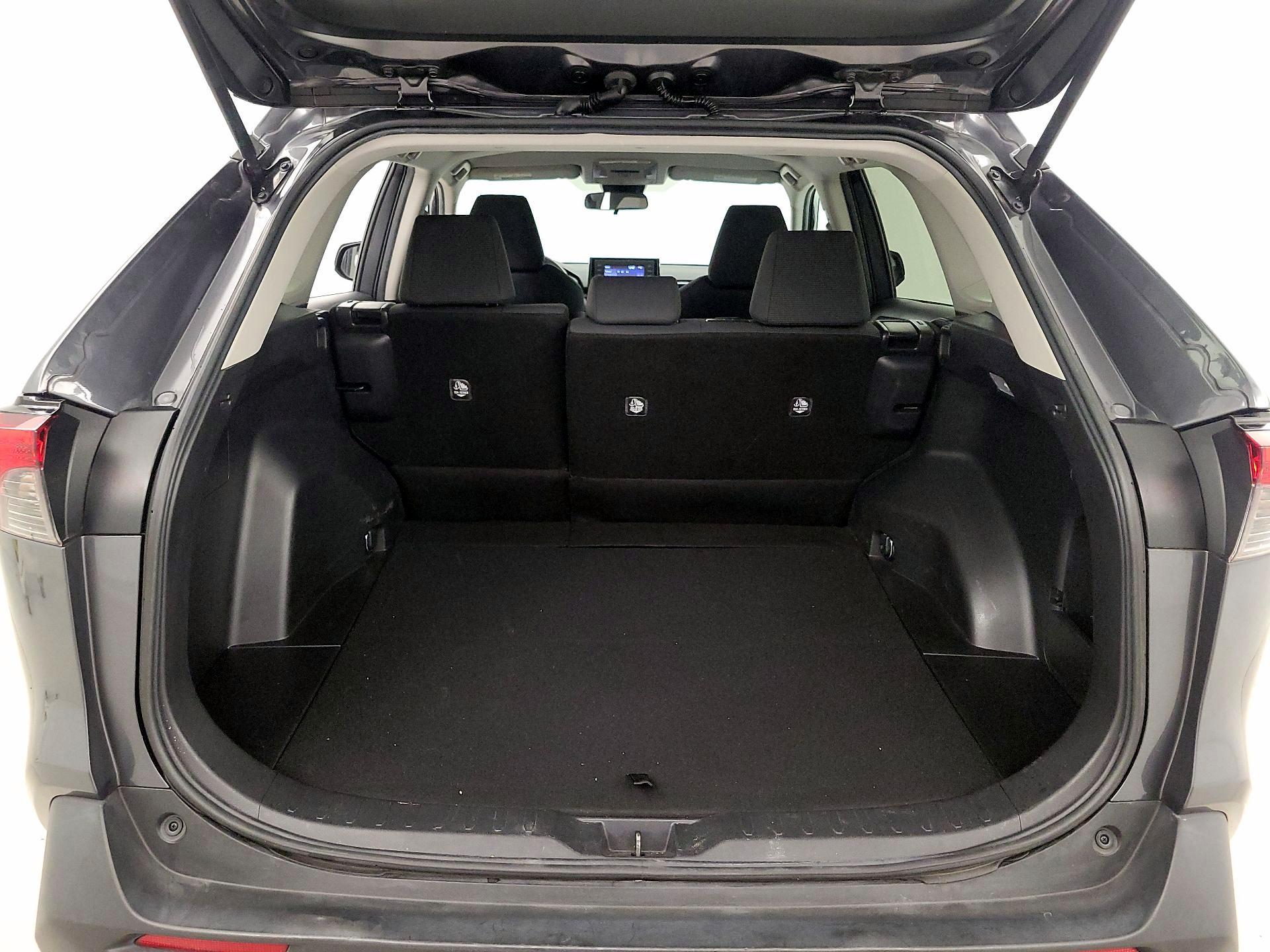 Thumbnail: 2020 Toyota RAV4 - 20