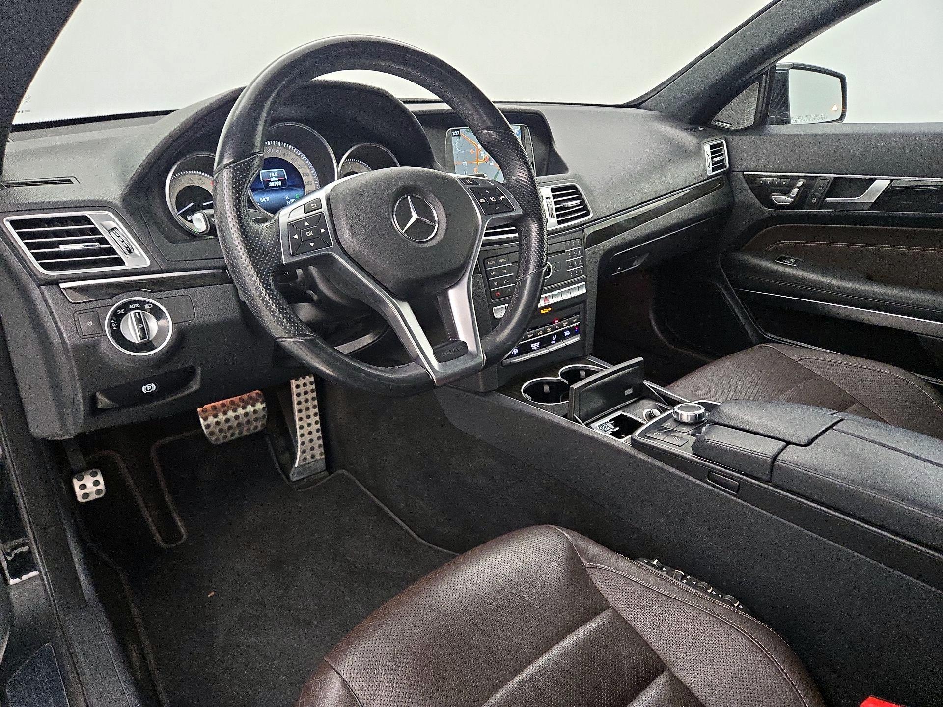 Thumbnail: 2016 Mercedes-Benz E-Class - 9