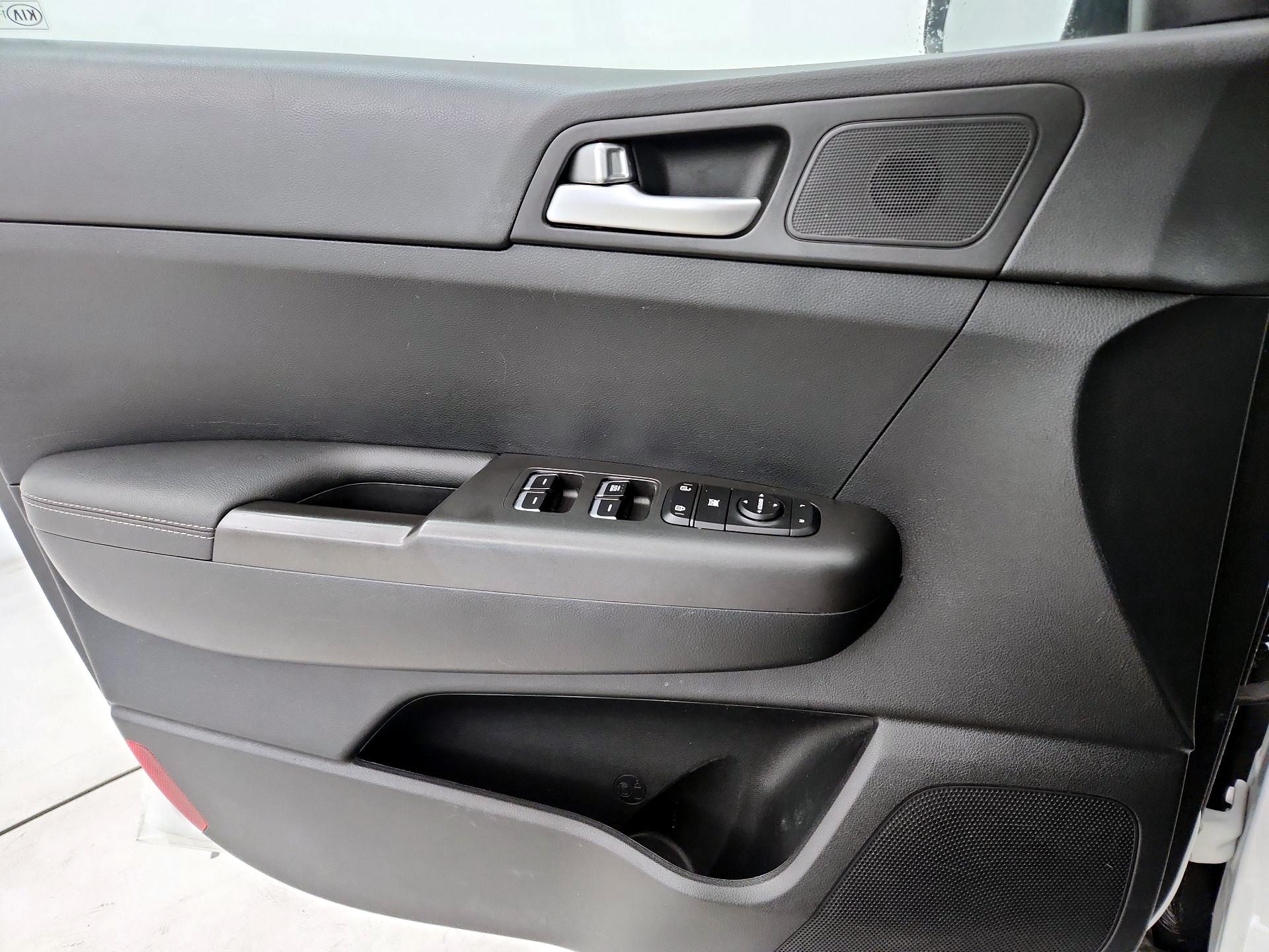 Thumbnail: 2021 Kia Sportage - 12