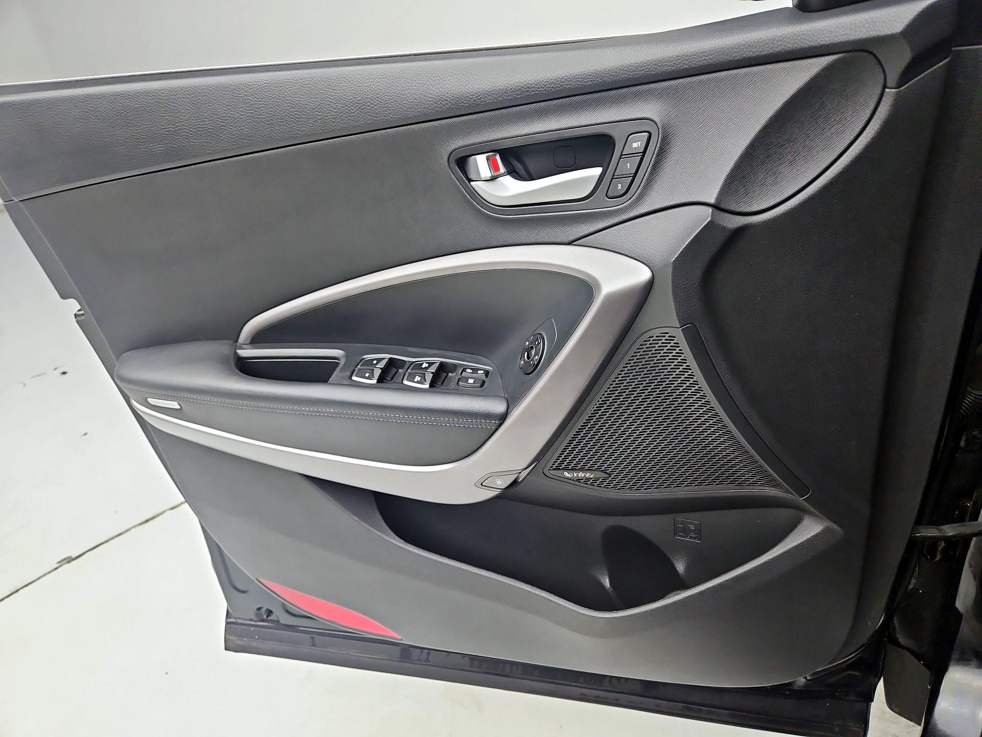 Thumbnail: 2015 Hyundai Santa Fe - 12