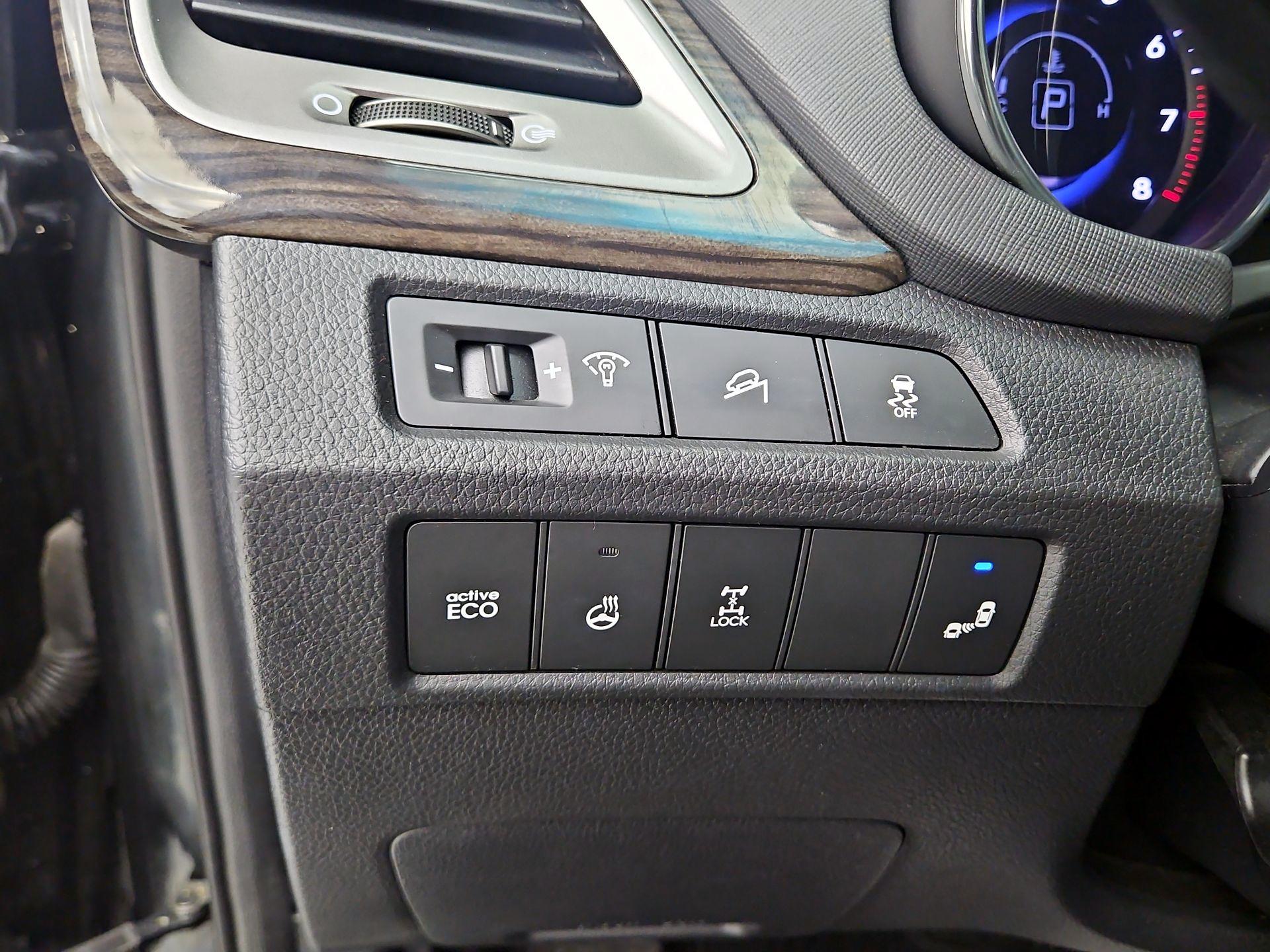 Thumbnail: 2015 Hyundai Santa Fe - 13