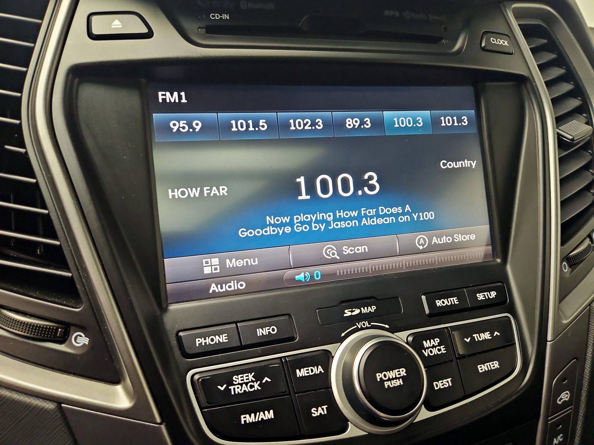 Thumbnail: 2015 Hyundai Santa Fe - 16