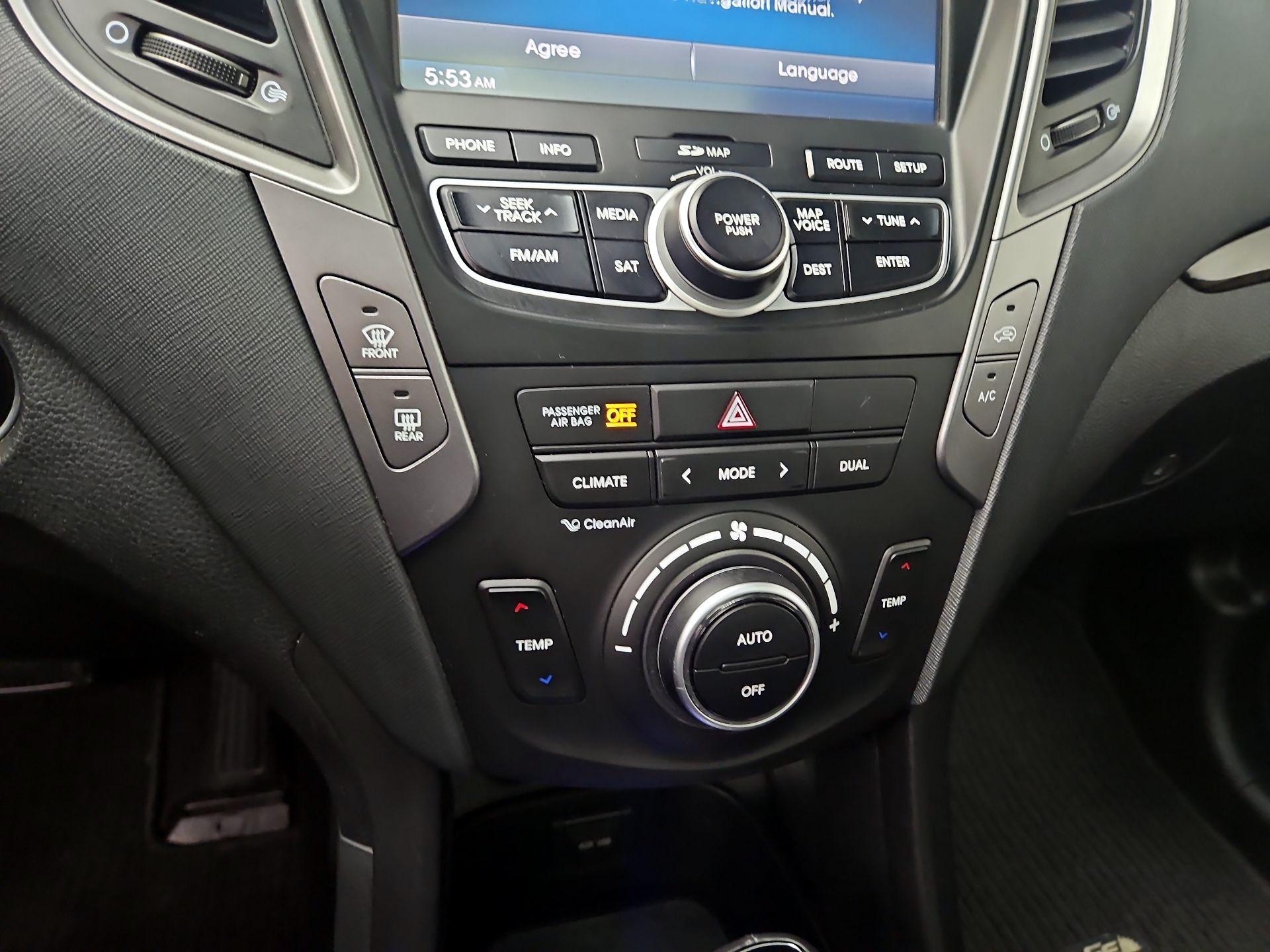 Thumbnail: 2015 Hyundai Santa Fe - 17