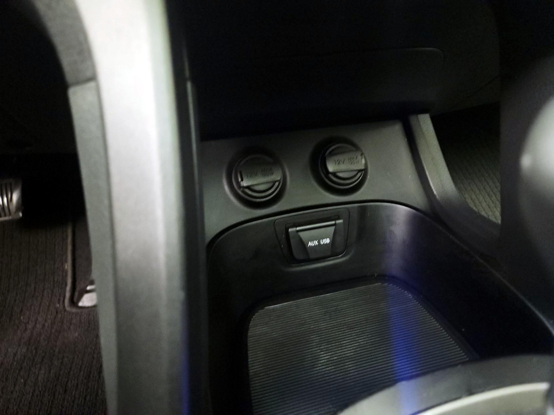 Thumbnail: 2015 Hyundai Santa Fe - 19