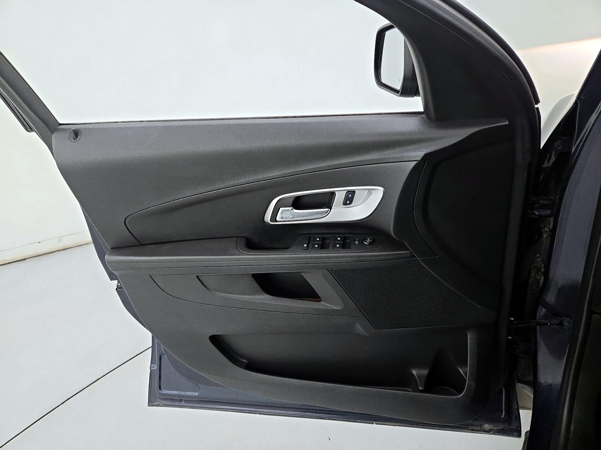 Thumbnail: 2017 Chevrolet Equinox - 12