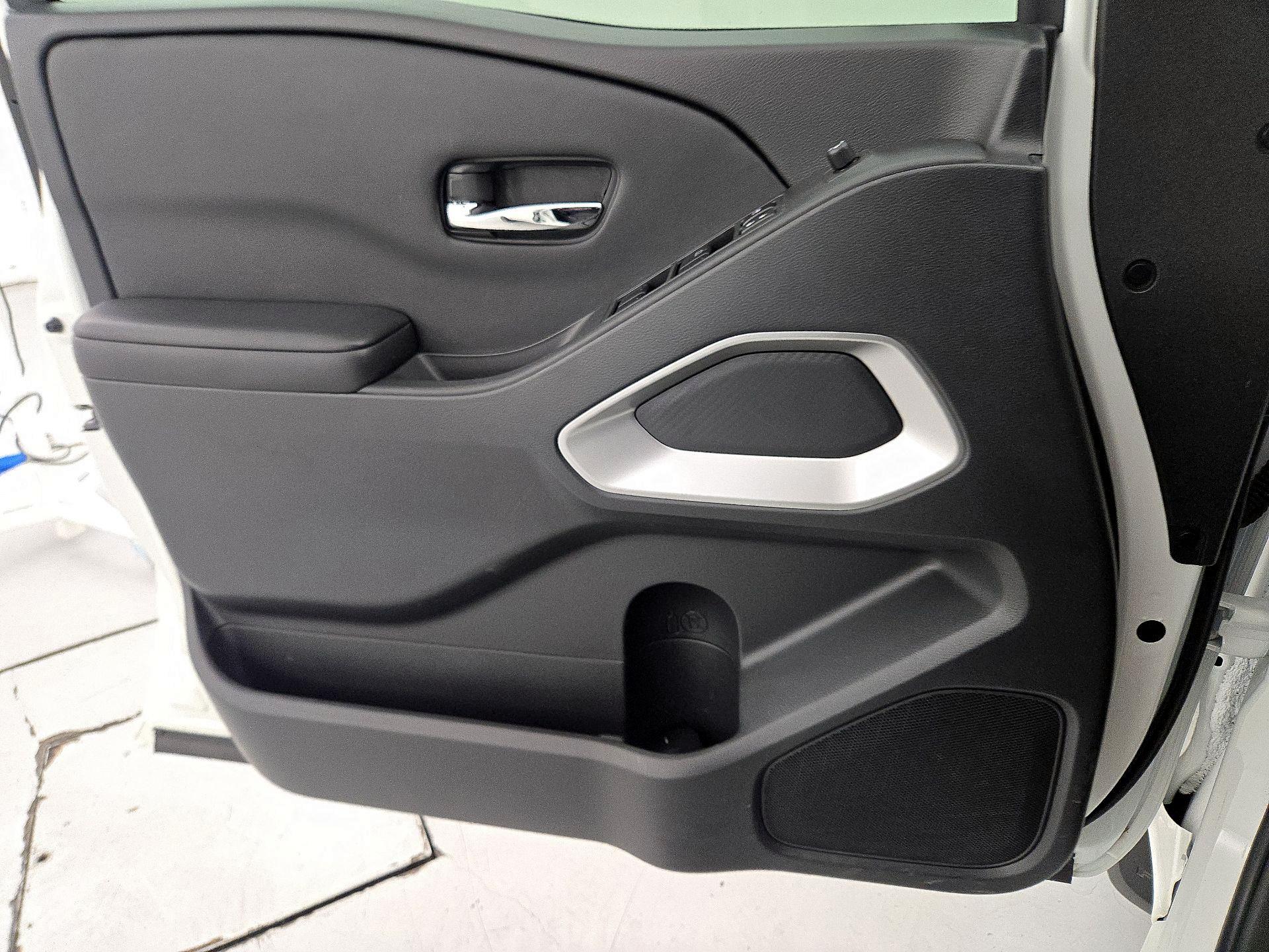 Thumbnail: 2025 Nissan Frontier - 12