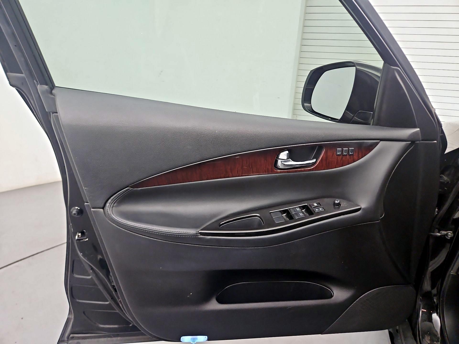 Thumbnail: 2017 INFINITI QX50 - 12