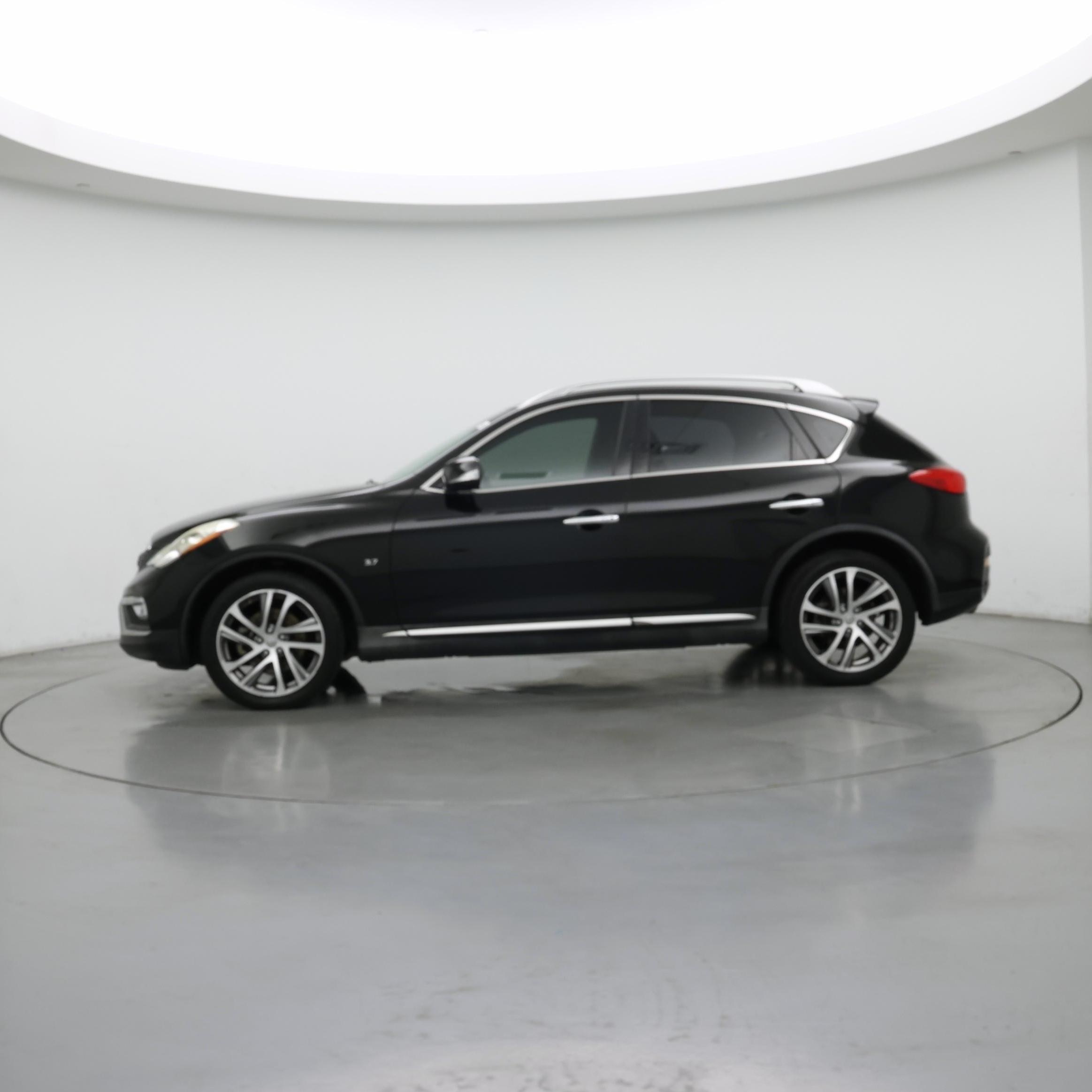 Thumbnail: 2017 INFINITI QX50 - 3