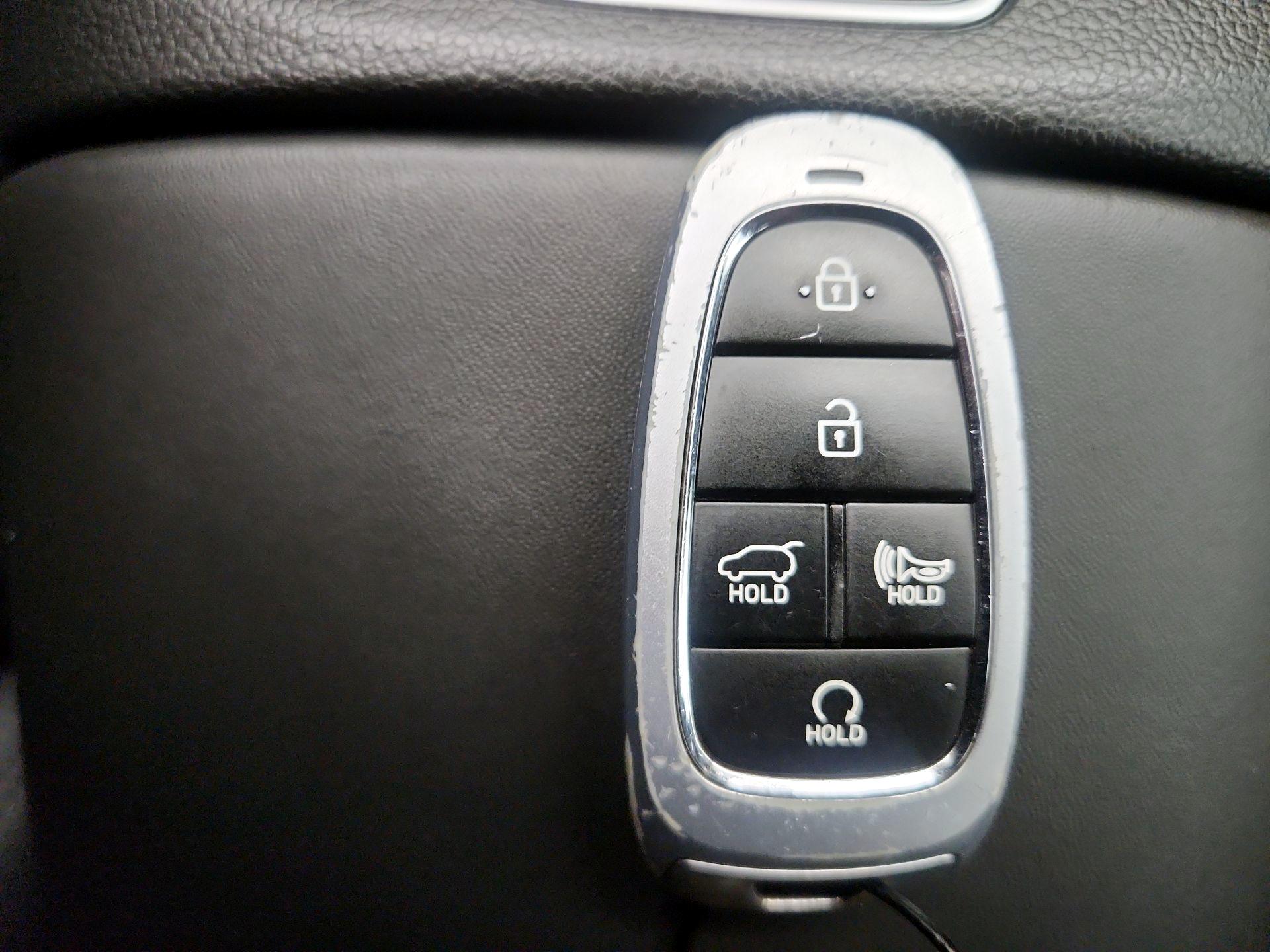 Thumbnail: 2021 Hyundai Santa Fe - 18