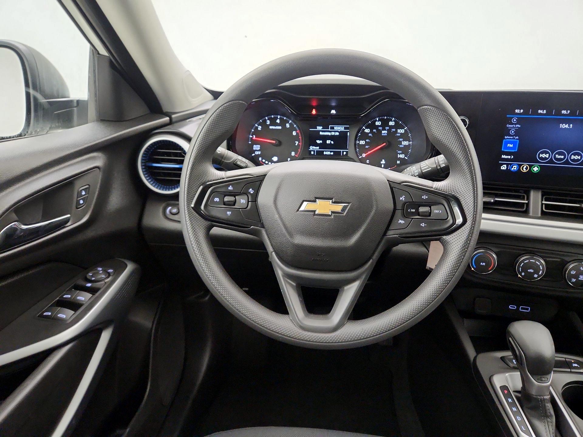 Thumbnail: 2025 Chevrolet Trax - 10