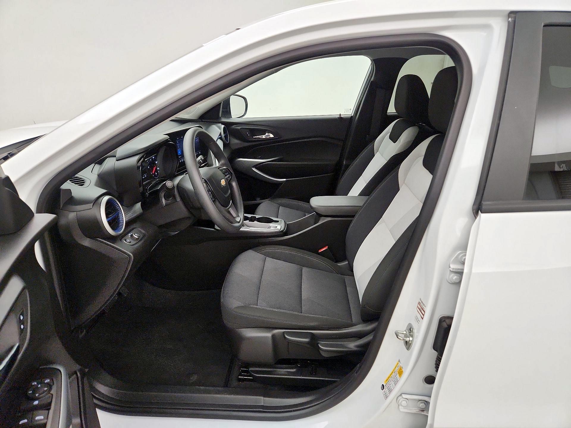 Thumbnail: 2025 Chevrolet Trax - 11