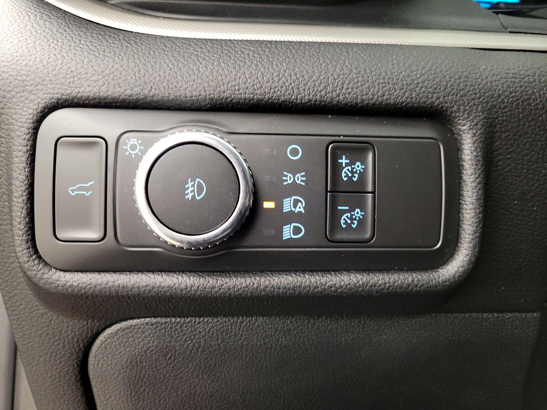 Thumbnail: 2021 Ford Explorer - 13